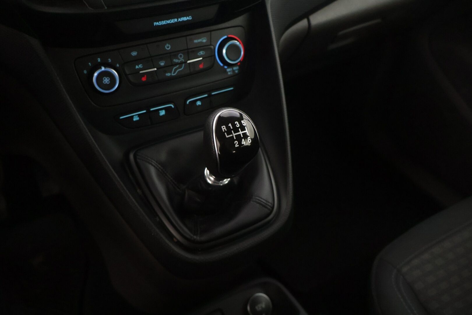 Ford Grand Tourneo Connect 2020 1,5 TDCi 120 hv M6 Trend 5-ovinen 7P. - 7p. | Merkkihuollot | 2.om Suomi-auto | Vakkari | Lohko | Bluetooth