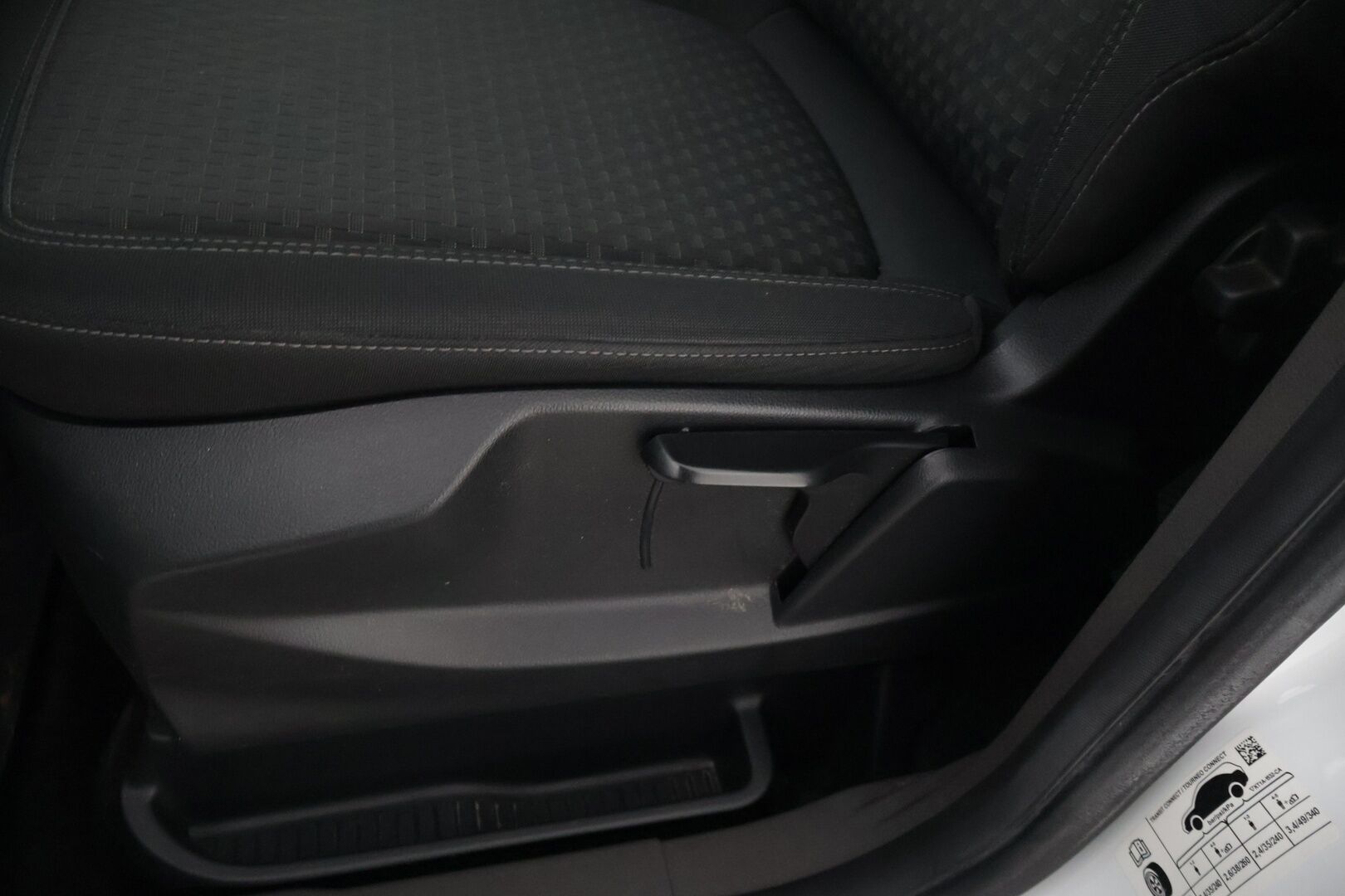 Ford Grand Tourneo Connect 2020 1,5 TDCi 120 hv M6 Trend 5-ovinen 7P. - 7p. | Merkkihuollot | 2.om Suomi-auto | Vakkari | Lohko | Bluetooth