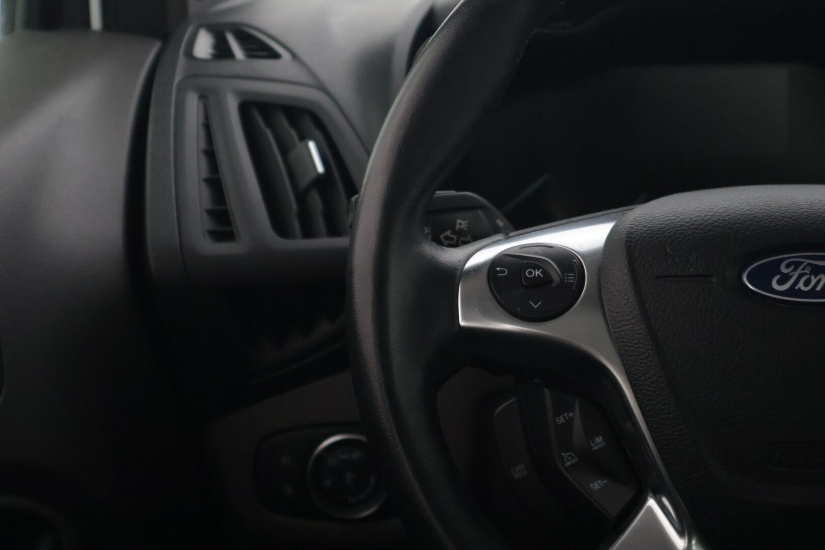 Ford Grand Tourneo Connect 2019 1,5 TDCi 120 hv M6 Trend 5-ovinen * 7 Paikkainen / Lohko / Vakkari!* - Pienet kilsat / Merkkihuollettu / 7 Paikkainen!