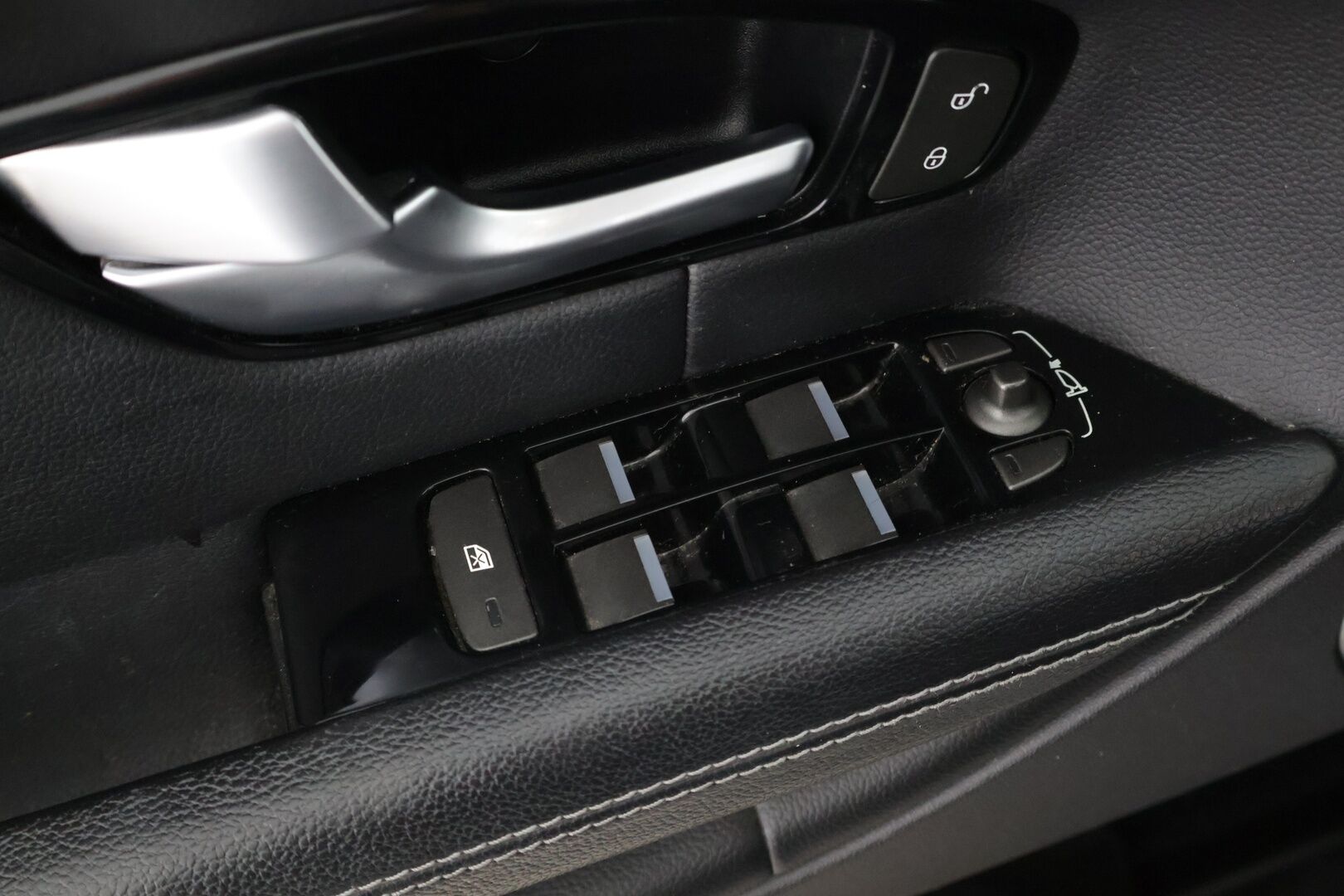 Land Rover Range Rover Evoque 2019 2,0 TD4 150 Aut SE Dynamic Limited - Keyless | Lohko | Sähkökontti | Vakkari | Navi