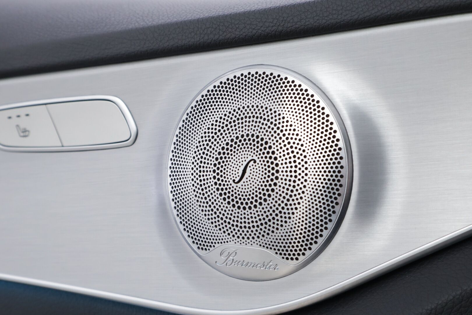 Mercedes-Benz C 2016 220 d 4Matic T A Premium Business AMG * Koukku / Burmester / Panoraama / 360-Kamera / Sporttinahat / Lohkolämmitin / - Supervarusteet / Vakkari / ILS LED / Juuri tullut Tampereelle! - HULLUT AVAJAISHULINAT KORKOTARJOUS 3,29 %