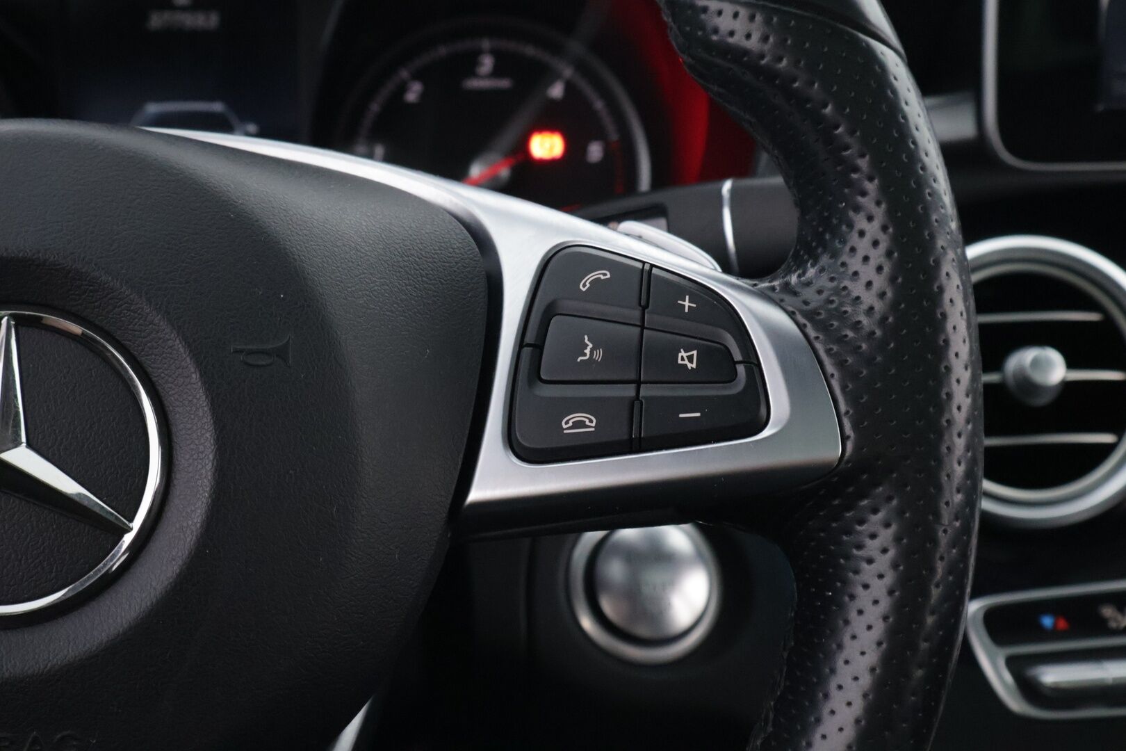 Mercedes-Benz C 2016 220 d 4Matic T A Premium Business AMG * Koukku / Burmester / Panoraama / 360-Kamera / Sporttinahat / Lohkolämmitin / - Supervarusteet / Vakkari / ILS LED / Juuri tullut Tampereelle! - HULLUT AVAJAISHULINAT KORKOTARJOUS 3,29 %