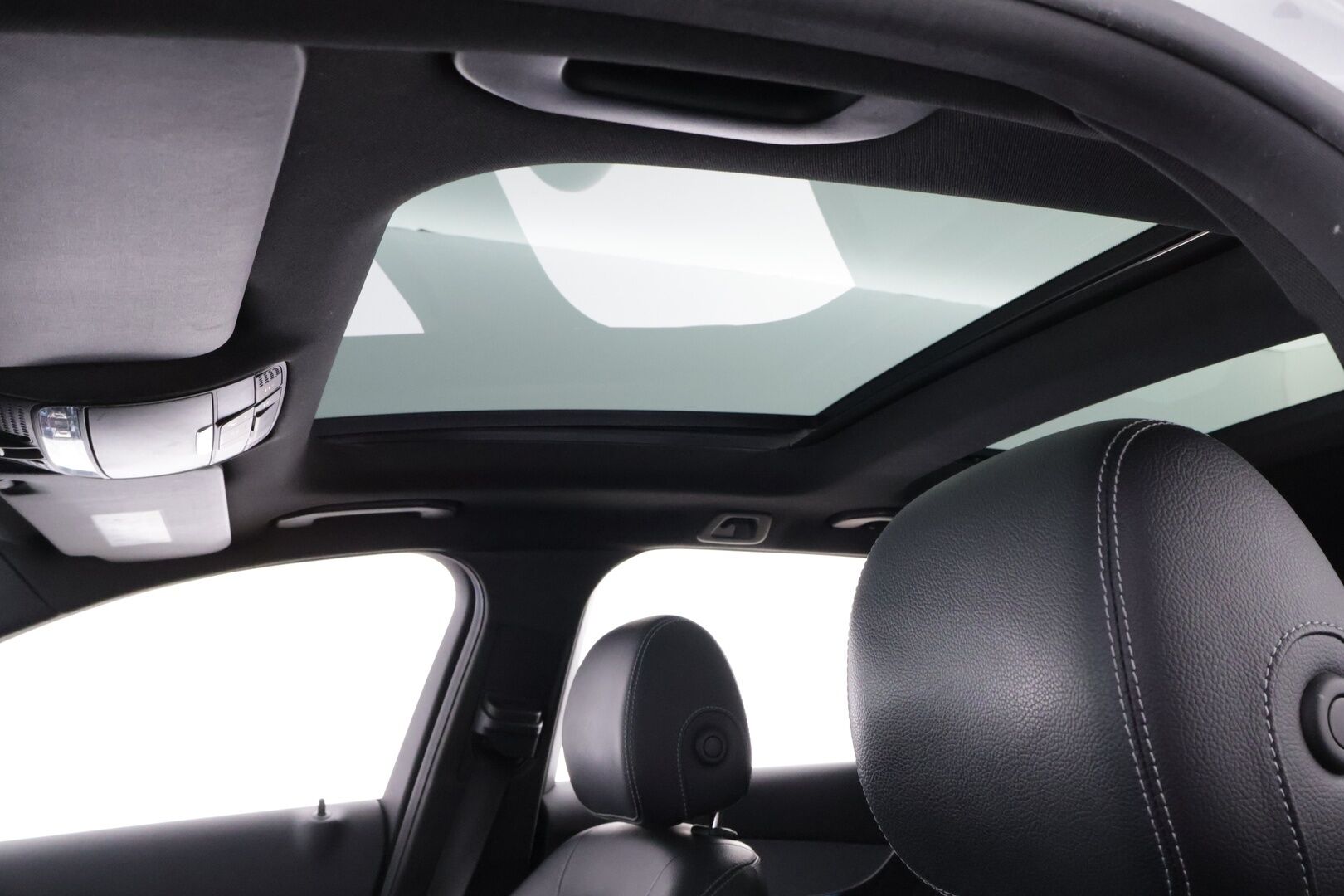 Mercedes-Benz C 2016 220 d 4Matic T A Premium Business AMG * Koukku / Burmester / Panoraama / 360-Kamera / Sporttinahat / Lohkolämmitin / - Supervarusteet / Vakkari / ILS LED / Juuri tullut Tampereelle! - HULLUT AVAJAISHULINAT KORKOTARJOUS 3,29 %