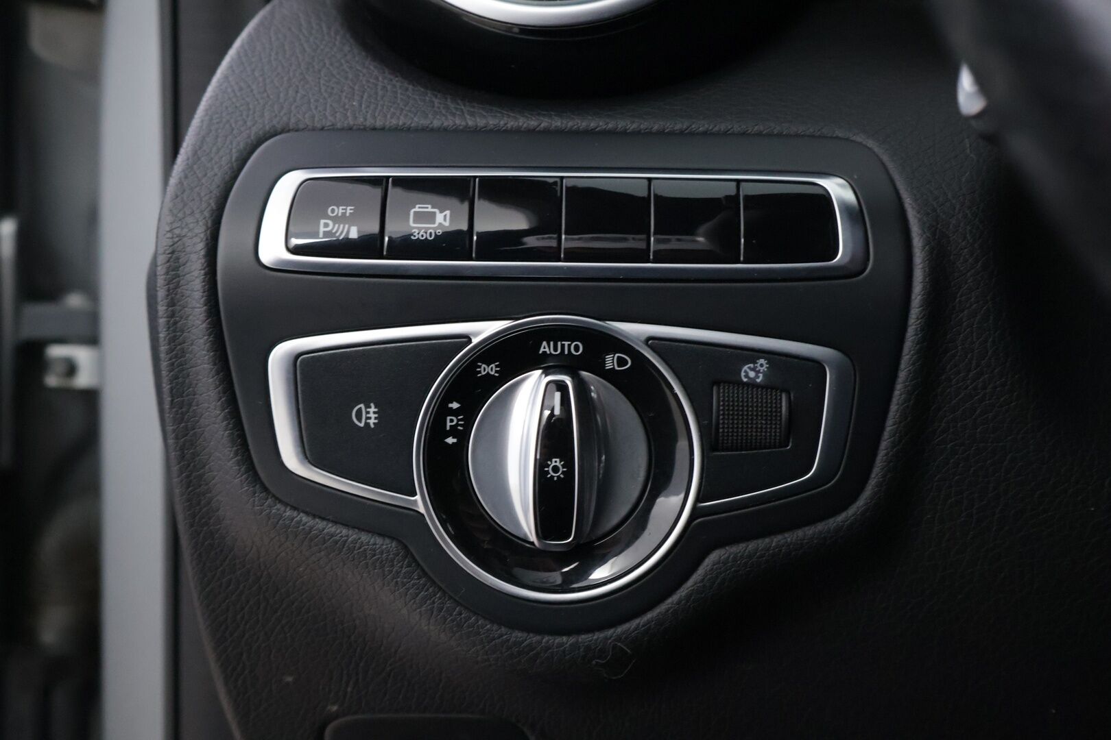 Mercedes-Benz C 2016 220 d 4Matic T A Premium Business AMG * Koukku / Burmester / Panoraama / 360-Kamera / Sporttinahat / Lohkolämmitin / - Supervarusteet / Vakkari / ILS LED / Juuri tullut Tampereelle! - HULLUT AVAJAISHULINAT KORKOTARJOUS 3,29 %