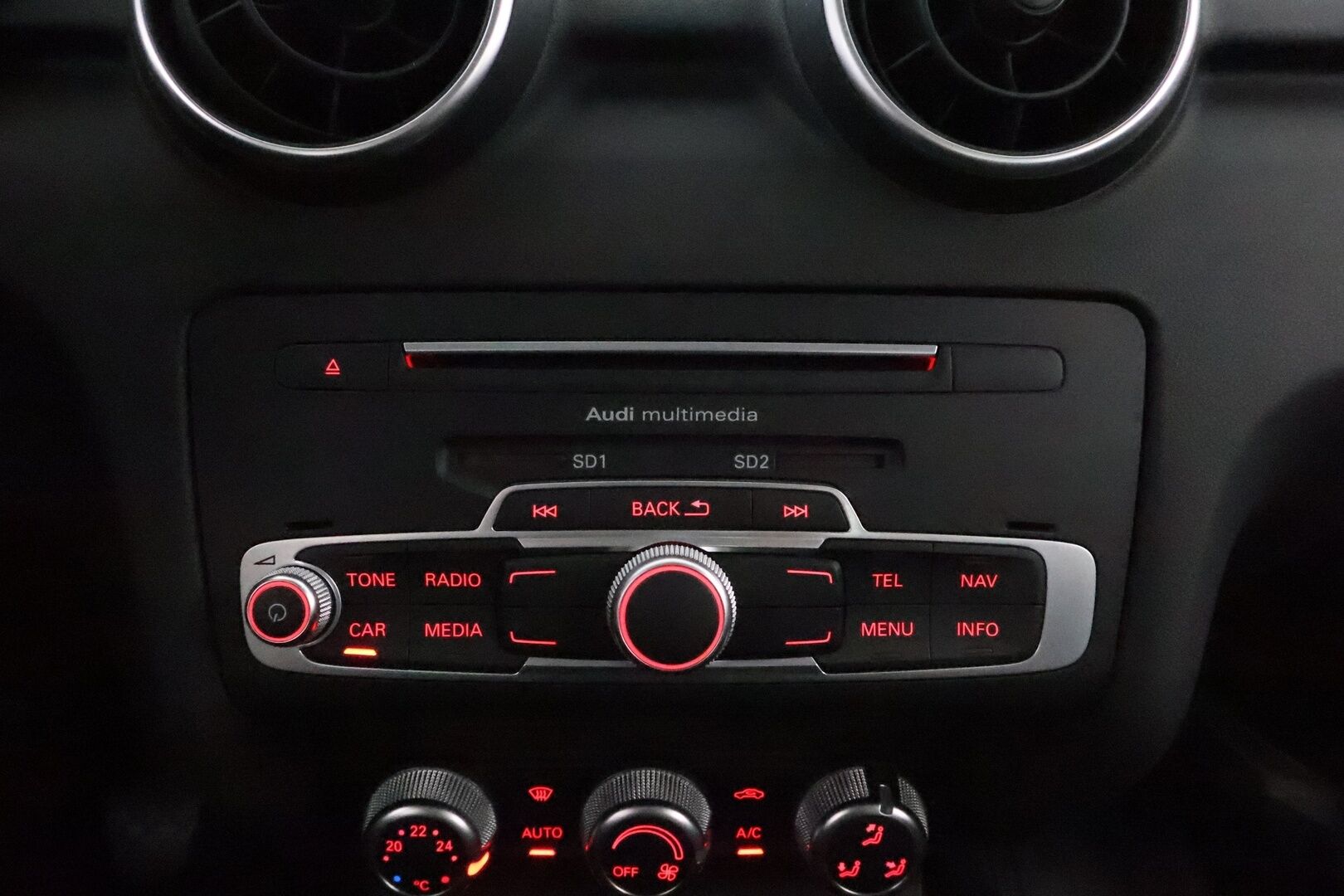 Audi A1 2016 Sportback Comfort 1,0 TFSI 70 kW ultra - Facelift / Xenon / Lohko & Sisäpistoke / Jakopää tehty / Juuri tullut Tampereelle!