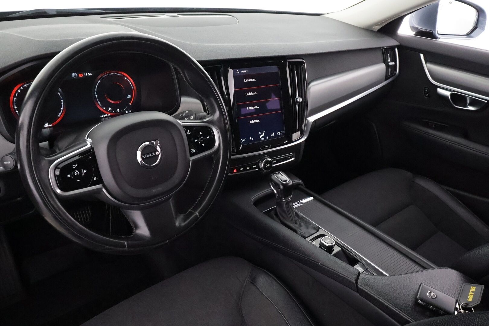 Volvo V90 2017 D4 Business aut - Webasto | ACC | Peruutuskamera | LED | High Perf Audio | Ratinlämmitys | Keyless | LED | 2x Renkaat Aluvantein | Juuri tullut Tampereelle!