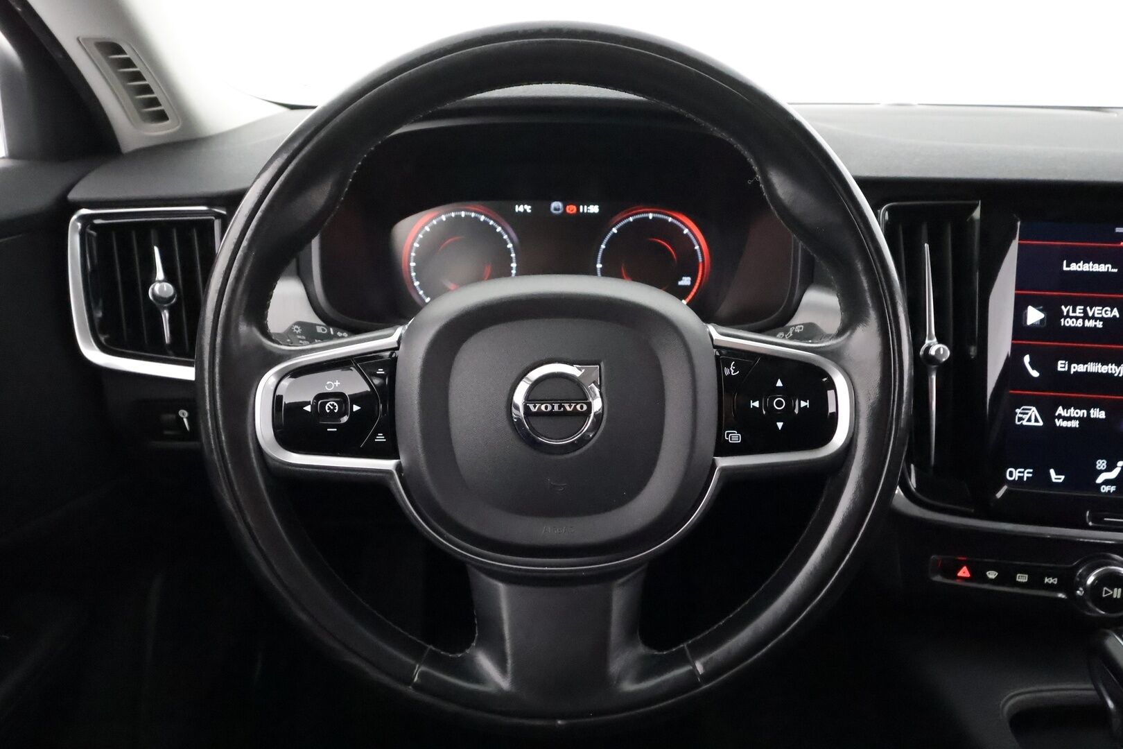 Volvo V90 2017 D4 Business aut - Webasto | ACC | Peruutuskamera | LED | High Perf Audio | Ratinlämmitys | Keyless | LED | 2x Renkaat Aluvantein | Juuri tullut Tampereelle!