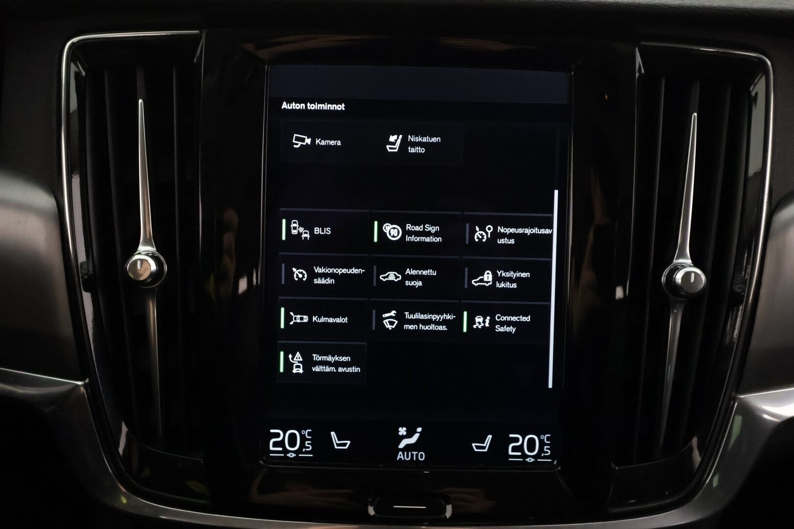 Volvo V90 2017 D4 Business aut - Webasto | ACC | Peruutuskamera | LED | High Perf Audio | Ratinlämmitys | Keyless | LED | 2x Renkaat Aluvantein | Juuri tullut Tampereelle!