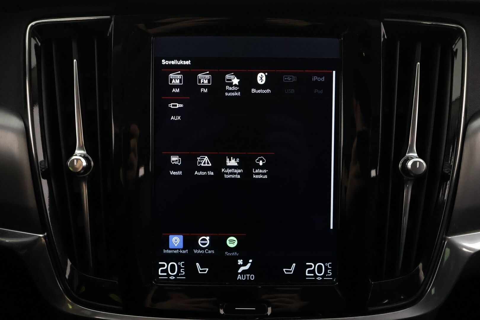 Volvo V90 2017 D4 Business aut - Webasto | ACC | Peruutuskamera | LED | High Perf Audio | Ratinlämmitys | Keyless | LED | 2x Renkaat Aluvantein | Juuri tullut Tampereelle!