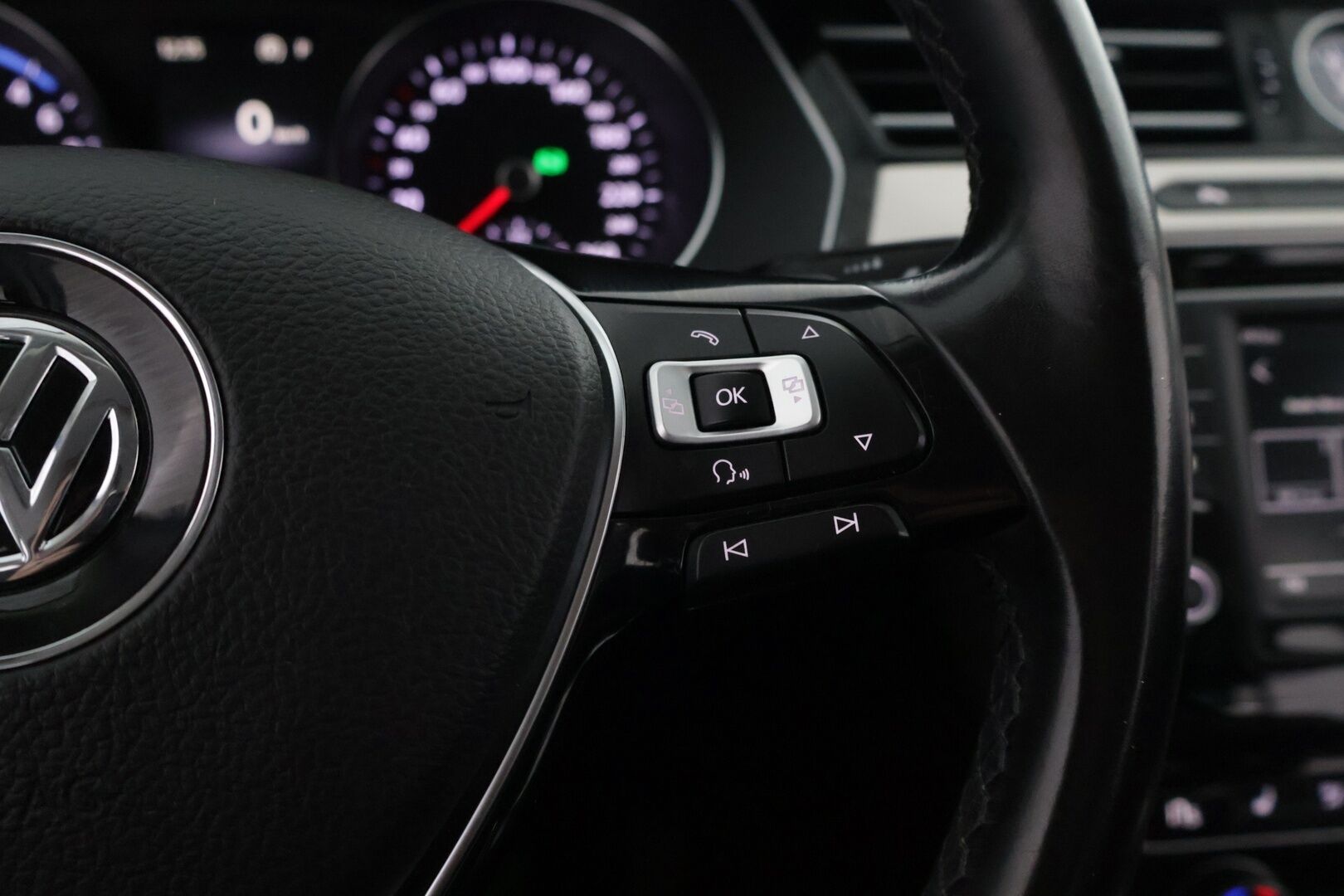 Volkswagen Passat 2016 9.9 kWh, Sedan GTE Plug-In Hybrid - Kamera | Tutkat | Taittuva koukku | ACC