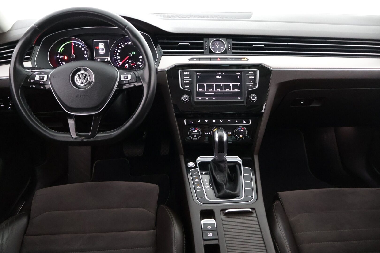 Volkswagen Passat 2016 9.9 kWh, Sedan GTE Plug-In Hybrid - Kamera | Tutkat | Taittuva koukku | ACC