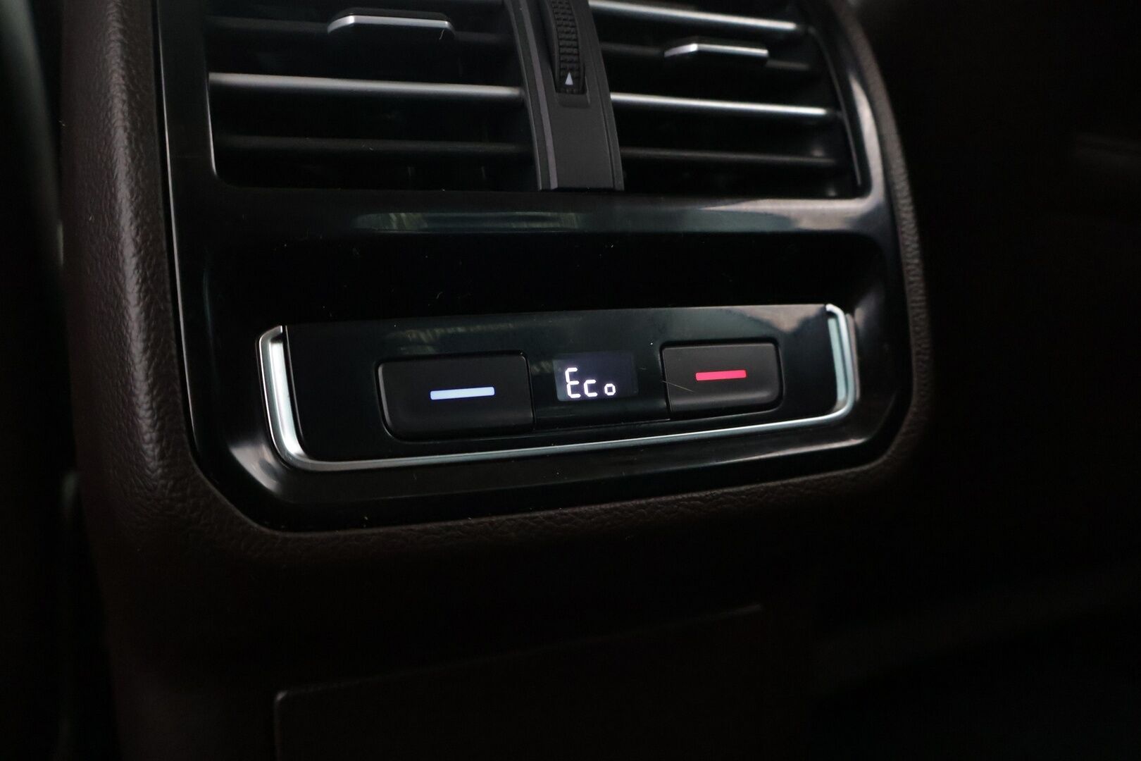 Volkswagen Passat 2016 9.9 kWh, Sedan GTE Plug-In Hybrid - Kamera | Tutkat | Taittuva koukku | ACC