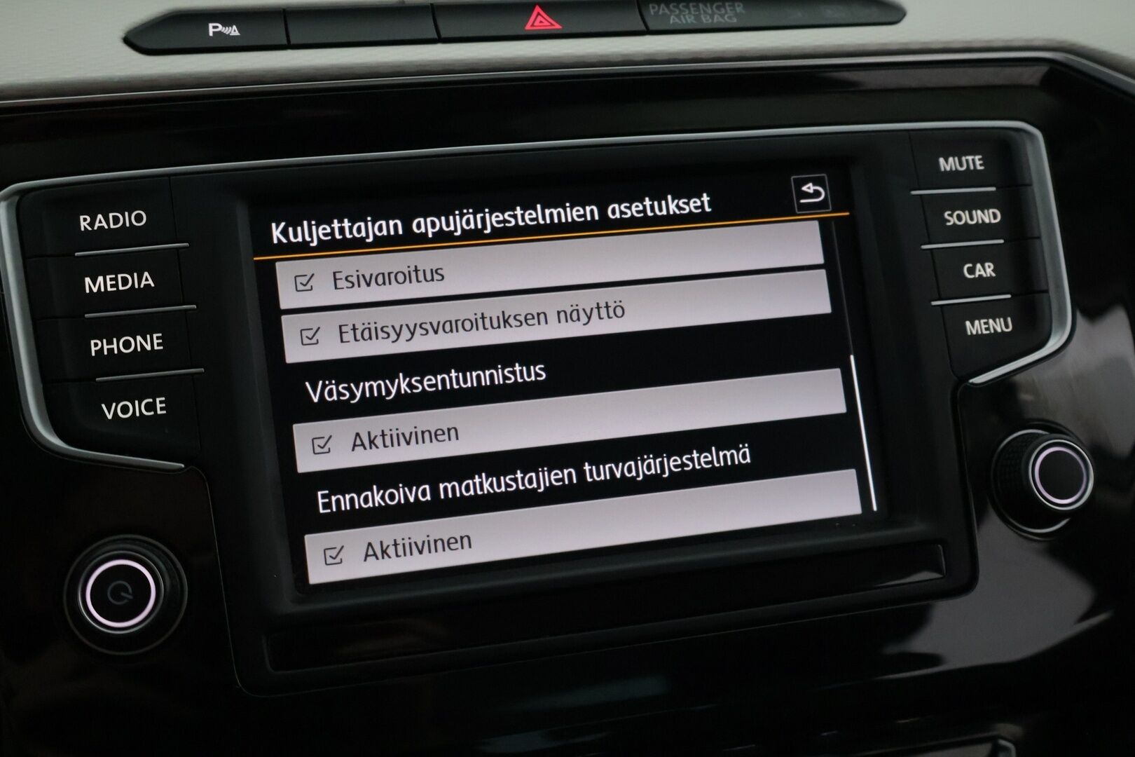 Volkswagen Passat 2016 9.9 kWh, Sedan GTE Plug-In Hybrid - Kamera | Tutkat | Taittuva koukku | ACC