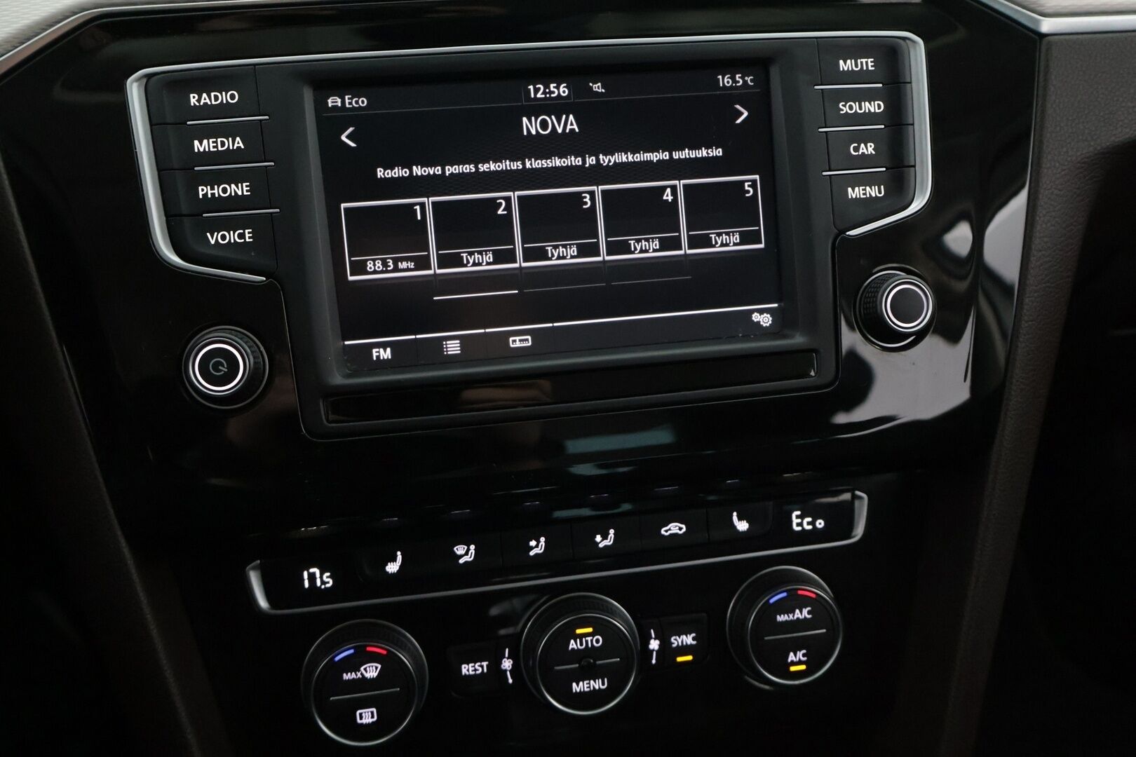 Volkswagen Passat 2016 9.9 kWh, Sedan GTE Plug-In Hybrid - Kamera | Tutkat | Taittuva koukku | ACC