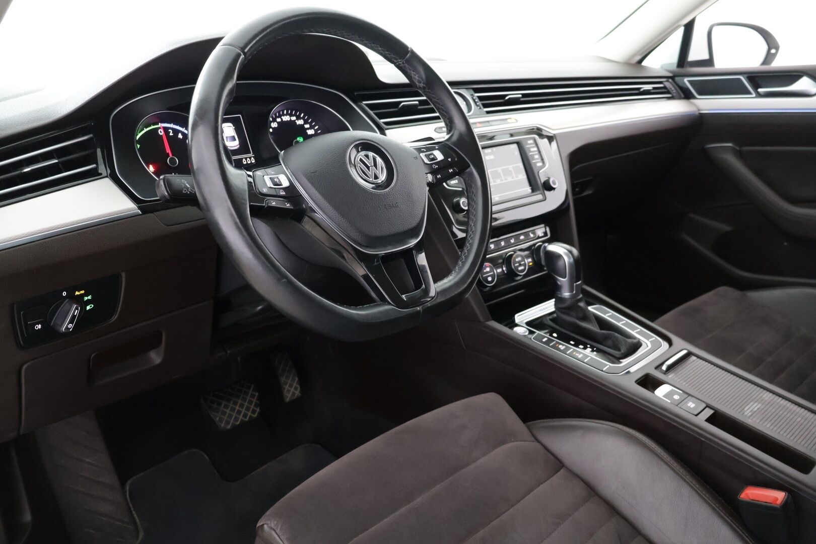Volkswagen Passat 2016 9.9 kWh, Sedan GTE Plug-In Hybrid - Kamera | Tutkat | Taittuva koukku | ACC