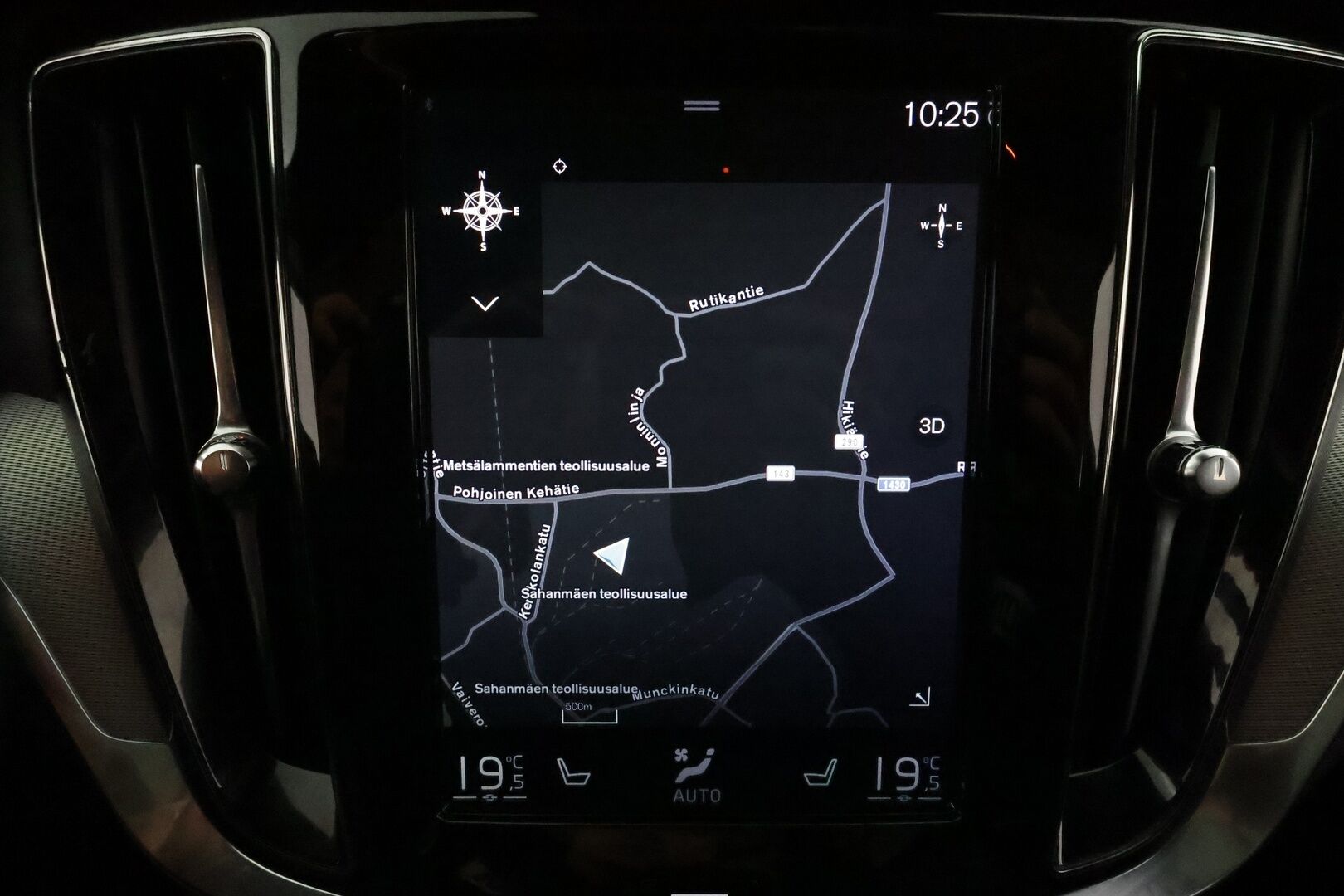 Volvo V60 2019 T8 AWD R-Design aut **Sporttinahat / Panorama / Webasto / Koukku / ACC / Full-LED / P.Kamera / Navi / Kaistavahti** - 2x Latauskaapelit / Kahdet Renkaat