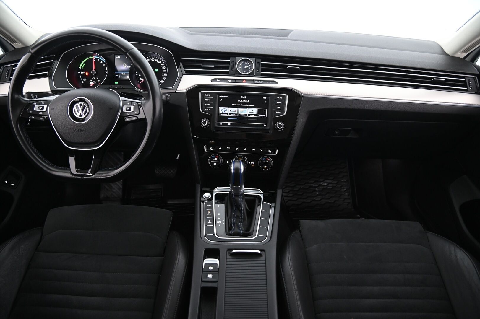 Volkswagen Passat 2017 Variant GTE Plug-In Hybrid 160 kW (218 hv) DSG-automaatti *Webasto / ACC / Peruutuskamera* - *Leimaa 28.10.2026 / Vetokoukku / PA-Lämmitin*