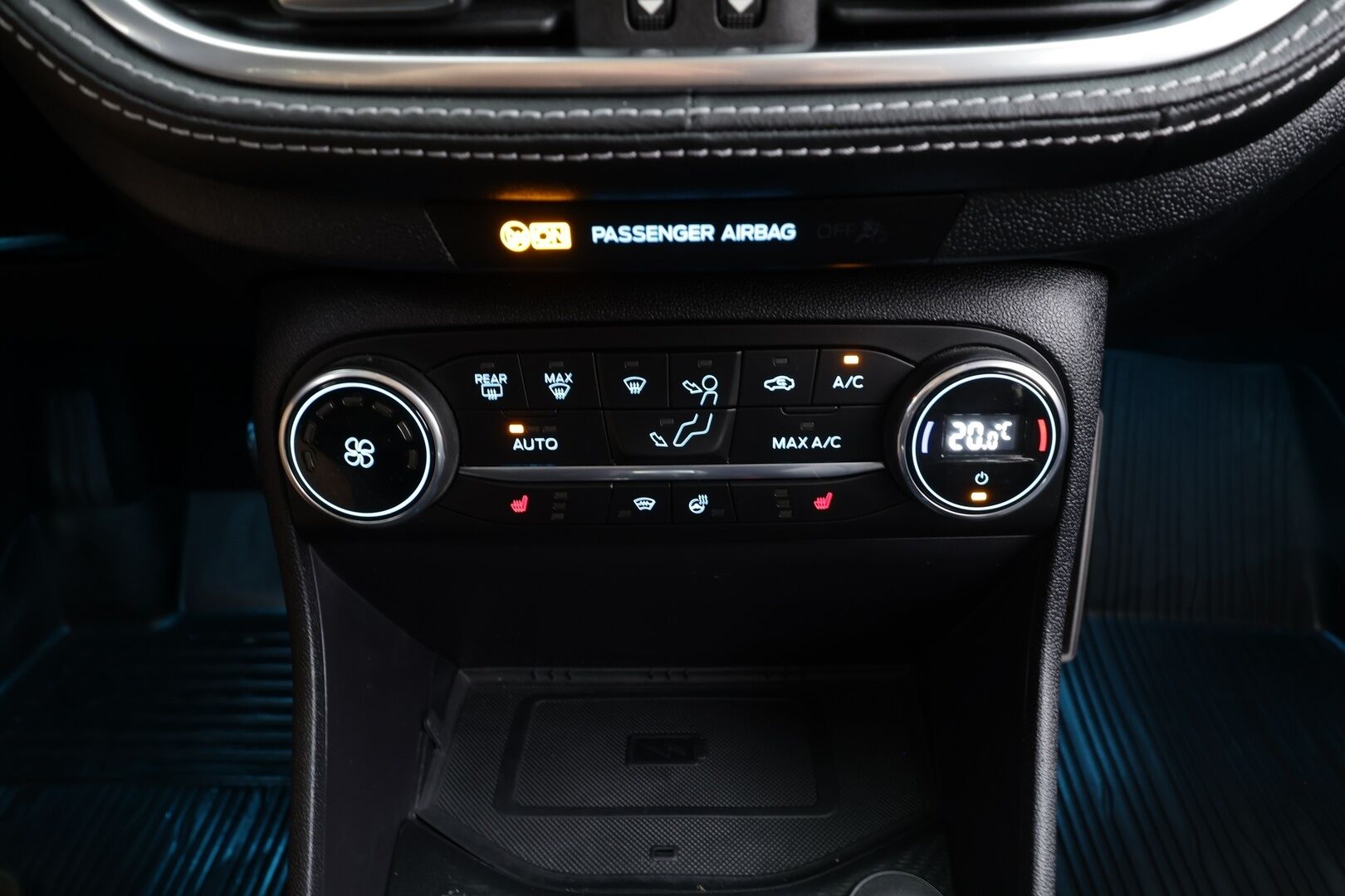 Ford Fiesta 2020 1,0 EcoBoost 125hv A7 Vignale 5-ovinen - | ACC | B&O | Nahkasisusta | LED | BLIS | Keyless | P.kamera | Kaistavahti | CTA | Apple & Android | Lohko+sisälämmitin | Merkkihuollot |