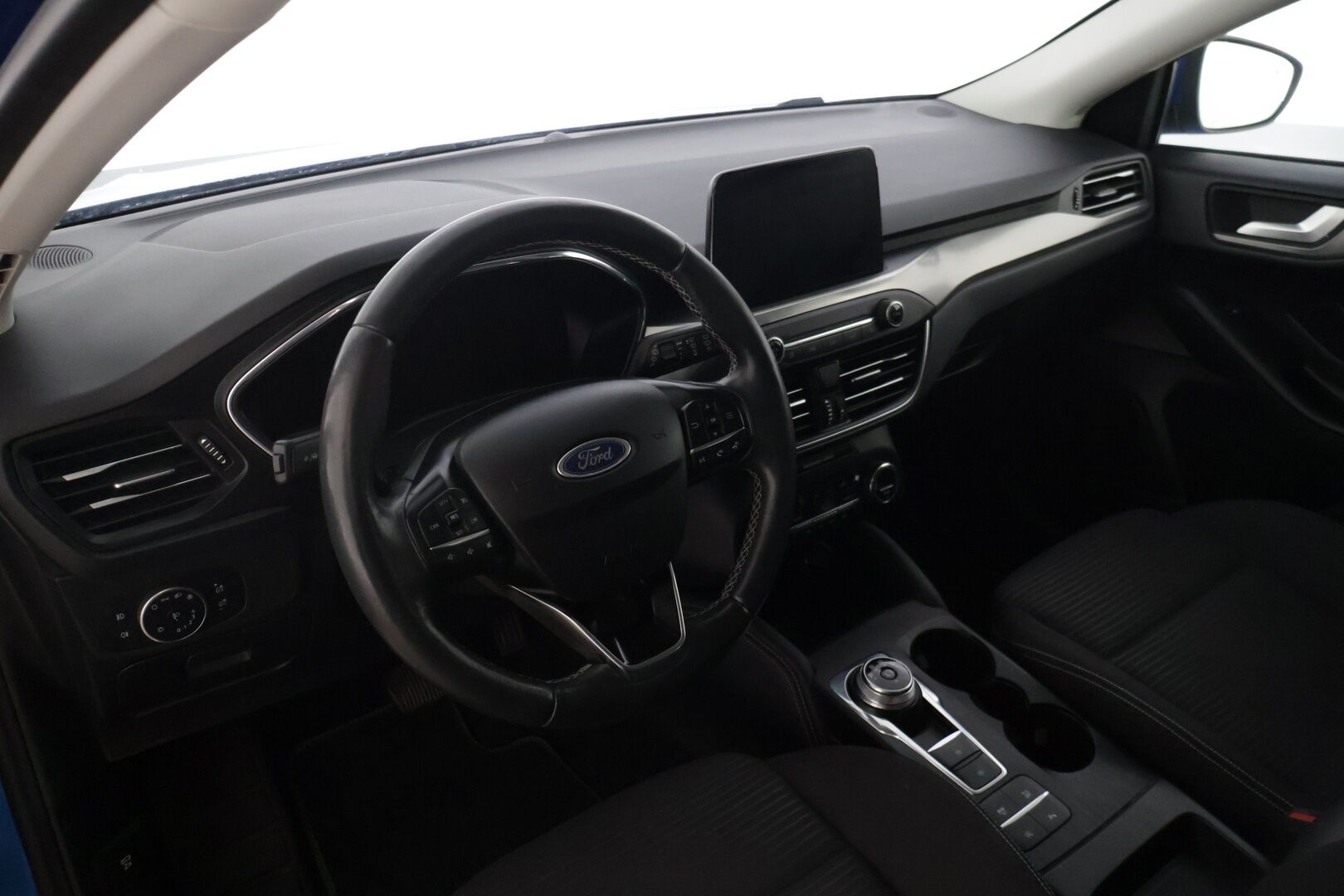 Ford Focus 2020 1,0 EcoBoost 125hv A8 Titanium 5-ovinen - 2.om Suomi-auto | Merkkihuollot | P.kamera | Koukku | KeyLessGo | Navi | LED 