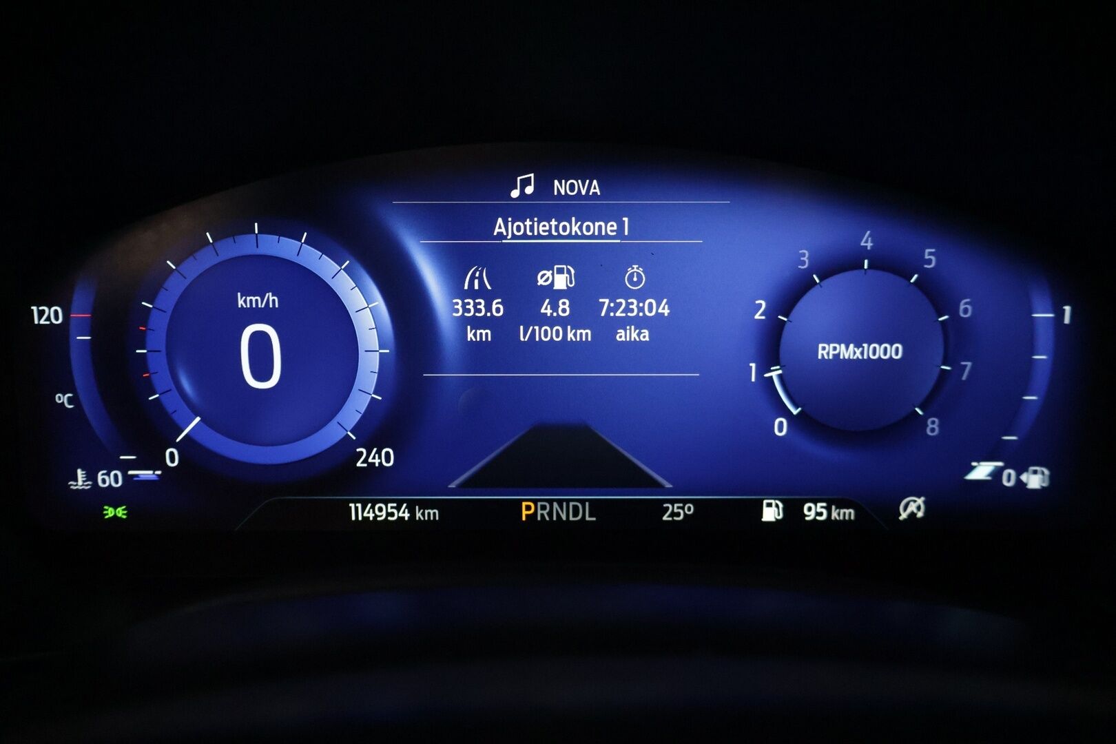 Ford Focus 2020 1,0 EcoBoost 125hv A8 Titanium 5-ovinen - 2.om Suomi-auto | Merkkihuollot | P.kamera | Koukku | KeyLessGo | Navi | LED 