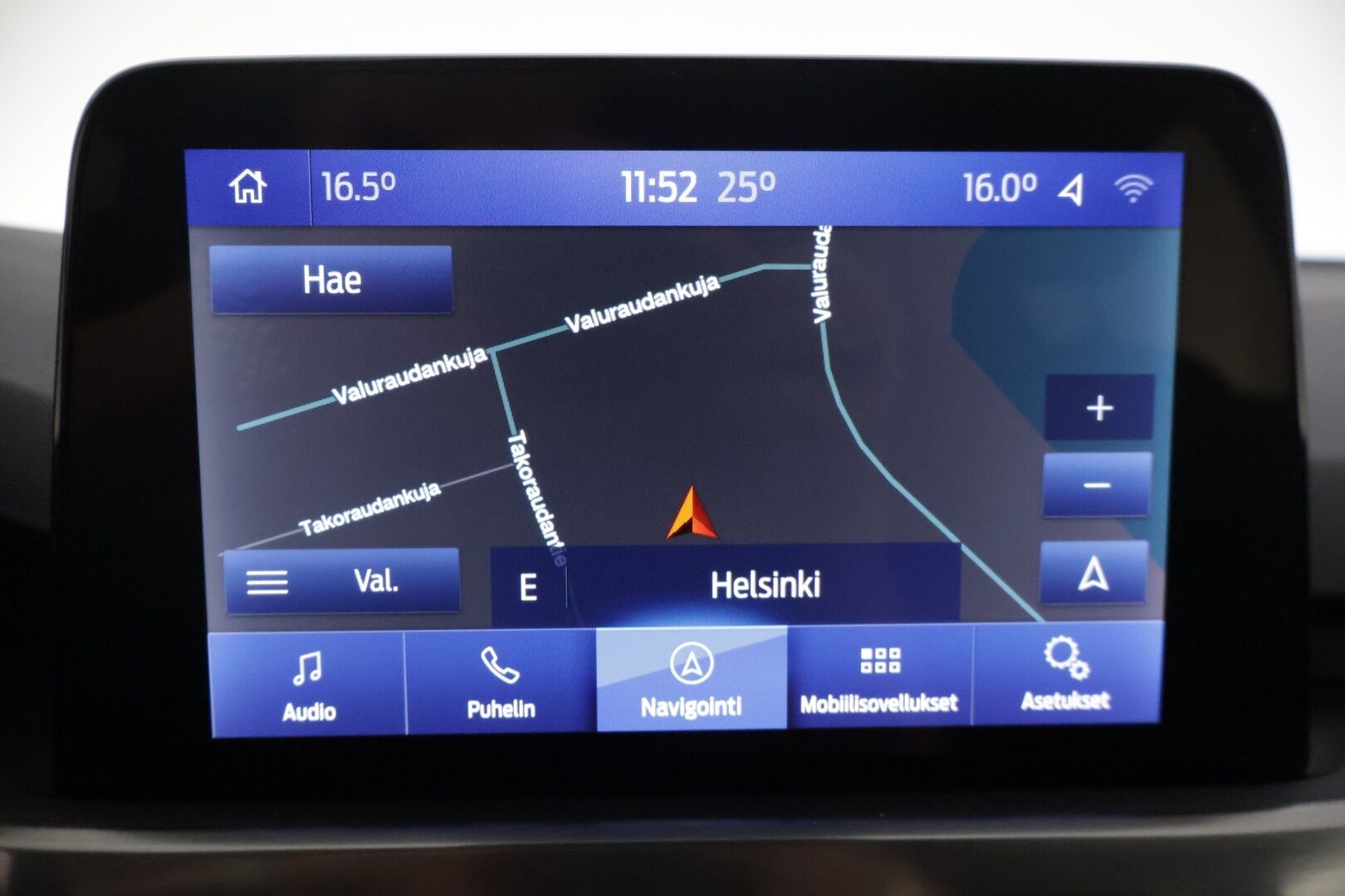 Ford Focus 2020 1,0 EcoBoost 125hv A8 Titanium 5-ovinen - 2.om Suomi-auto | Merkkihuollot | P.kamera | Koukku | KeyLessGo | Navi | LED 