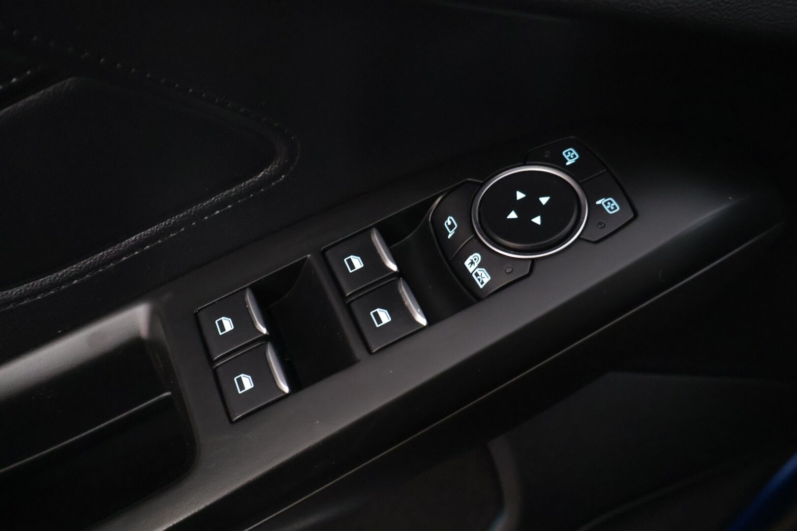 Ford Focus 2020 1,0 EcoBoost 125hv A8 Titanium 5-ovinen - 2.om Suomi-auto | Merkkihuollot | P.kamera | Koukku | KeyLessGo | Navi | LED 