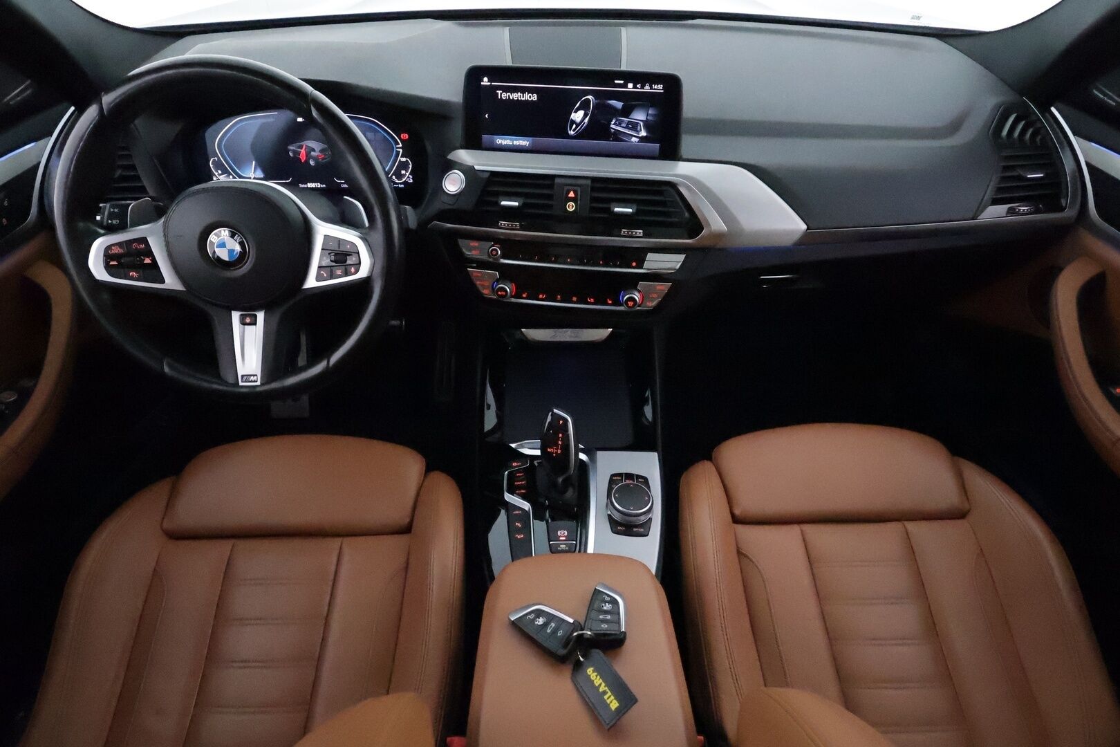 BMW X3 2020 G01 xDrive 30e A Business M Sport **ACC / Panorama / H&K / Adapt.LED / Koukku / Sporttinahat / P.Kamera / Navi** - 3,99 % KORKOTARJOUS TÄHÄN AUTOON 14.9. ASTI! - 2x Latauskaapelit / Kahdet Renkaat / **HYVILLÄ KAMOILLA**