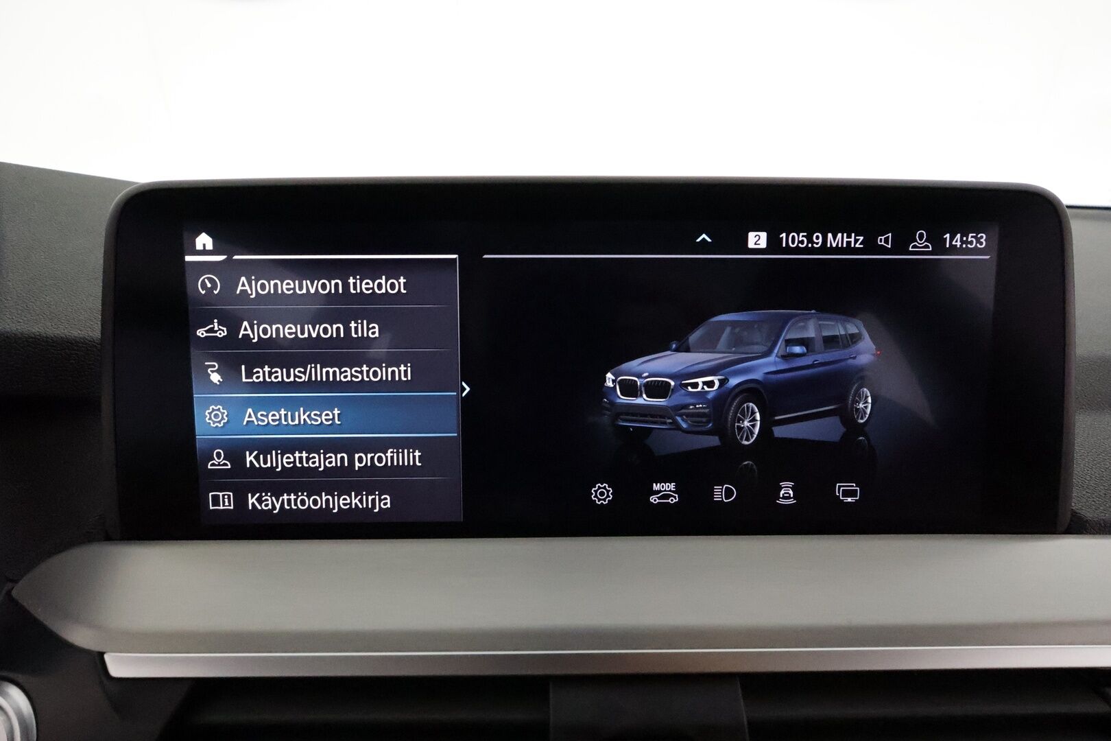 BMW X3 2020 G01 xDrive 30e A Business M Sport **ACC / Panorama / H&K / Adapt.LED / Koukku / Sporttinahat / P.Kamera / Navi** - 3,99 % KORKOTARJOUS TÄHÄN AUTOON 14.9. ASTI! - 2x Latauskaapelit / Kahdet Renkaat / **HYVILLÄ KAMOILLA**