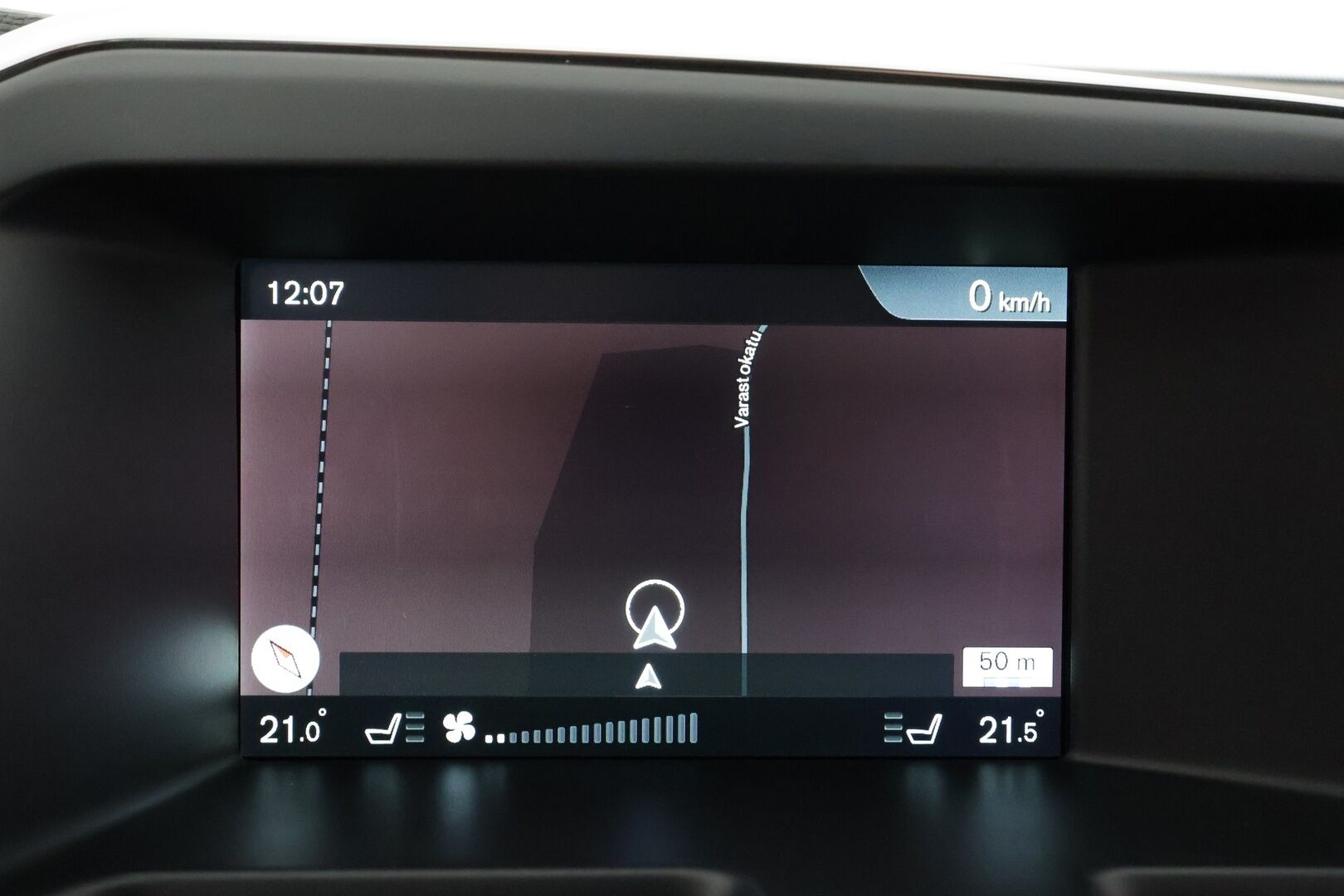 Volvo XC60 2016 D4 AWD Summum aut * ACC / Webasto / Panorama / Koukku / Aktiiv.Xenon / Muistipenkki / BLIS / P.kamera / Keyless / Nahat * - Kahdet renkaat aluvanteilla / Huippuvarusteet