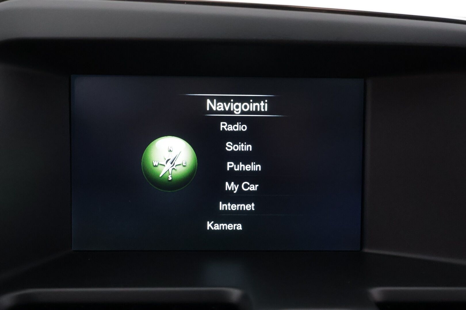 Volvo XC60 2016 D4 AWD Summum aut * ACC / Webasto / Panorama / Koukku / Aktiiv.Xenon / Muistipenkki / BLIS / P.kamera / Keyless / Nahat * - Kahdet renkaat aluvanteilla / Huippuvarusteet