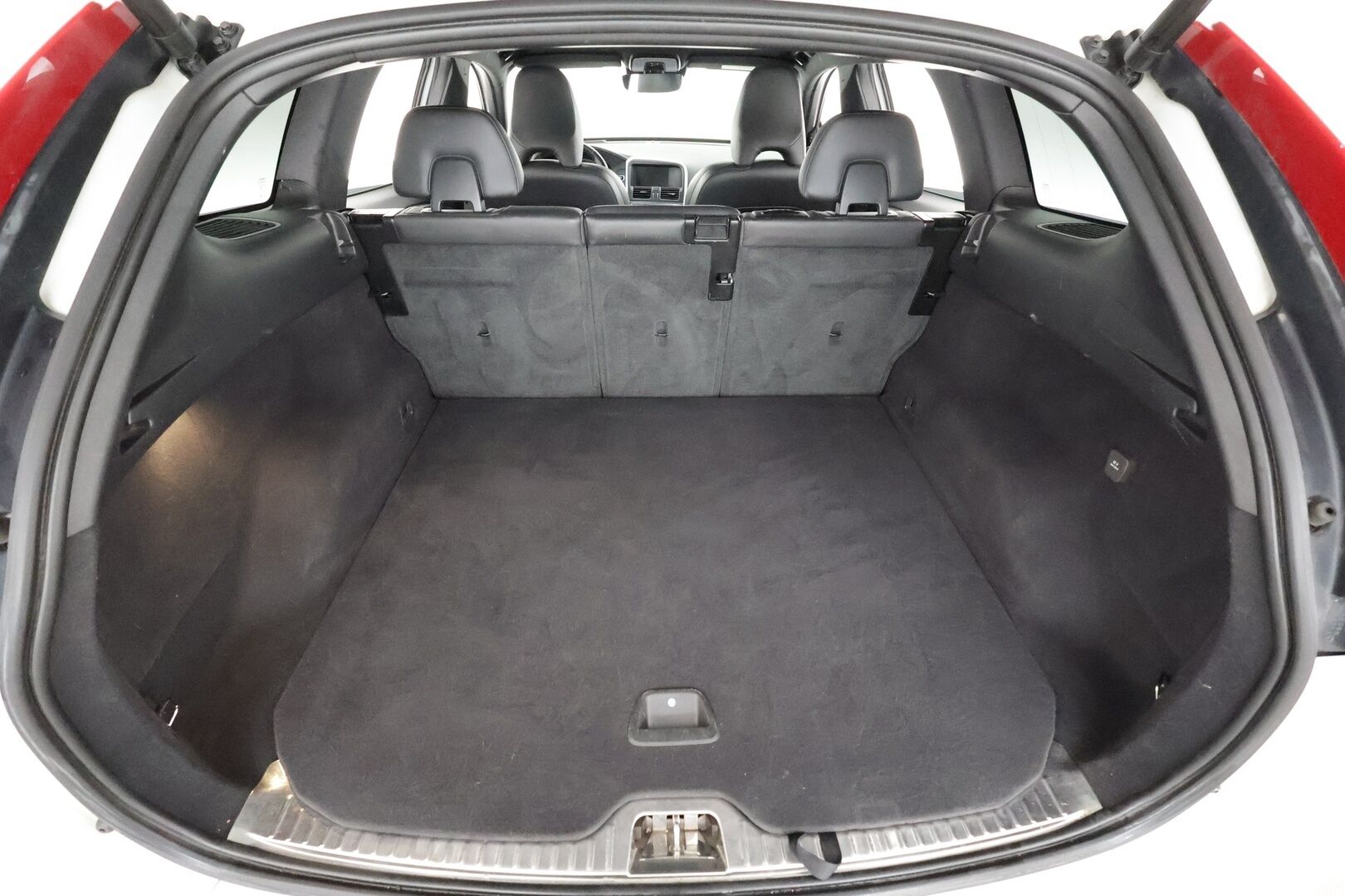 Volvo XC60 2016 D4 AWD Summum aut * ACC / Webasto / Panorama / Koukku / Aktiiv.Xenon / Muistipenkki / BLIS / P.kamera / Keyless / Nahat * - Kahdet renkaat aluvanteilla / Huippuvarusteet