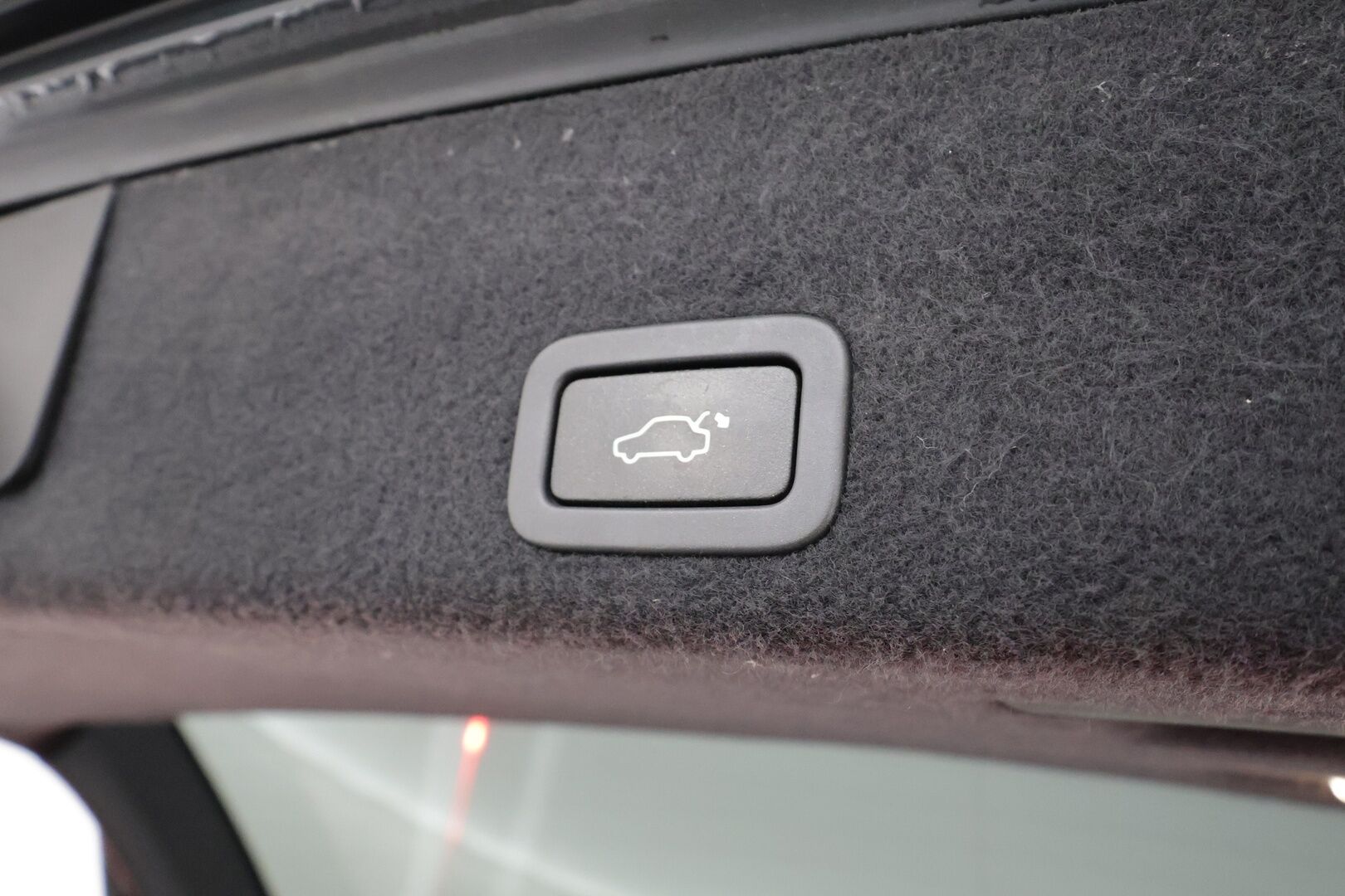 Volvo XC60 2016 D4 AWD Summum aut * ACC / Webasto / Panorama / Koukku / Aktiiv.Xenon / Muistipenkki / BLIS / P.kamera / Keyless / Nahat * - Kahdet renkaat aluvanteilla / Huippuvarusteet