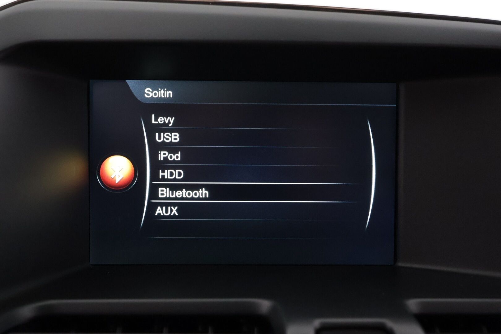 Volvo XC60 2016 D4 AWD Summum aut * ACC / Webasto / Panorama / Koukku / Aktiiv.Xenon / Muistipenkki / BLIS / P.kamera / Keyless / Nahat * - Kahdet renkaat aluvanteilla / Huippuvarusteet