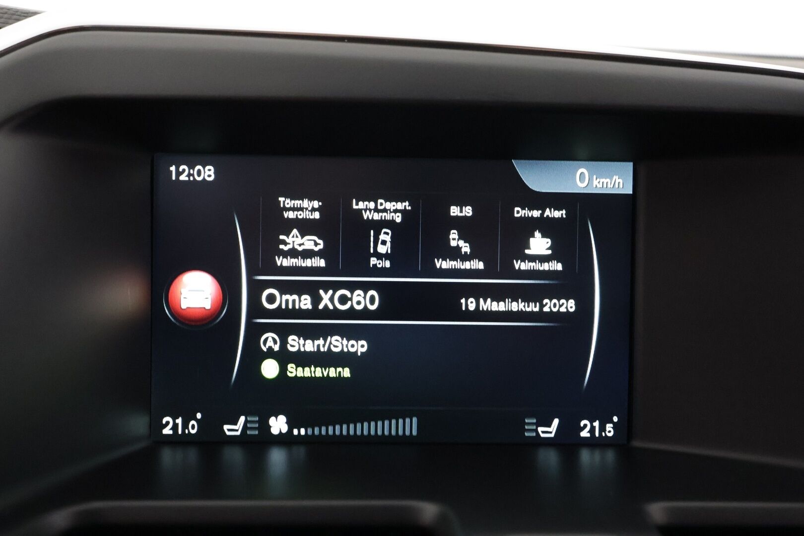 Volvo XC60 2016 D4 AWD Summum aut * ACC / Webasto / Panorama / Koukku / Aktiiv.Xenon / Muistipenkki / BLIS / P.kamera / Keyless / Nahat * - Kahdet renkaat aluvanteilla / Huippuvarusteet