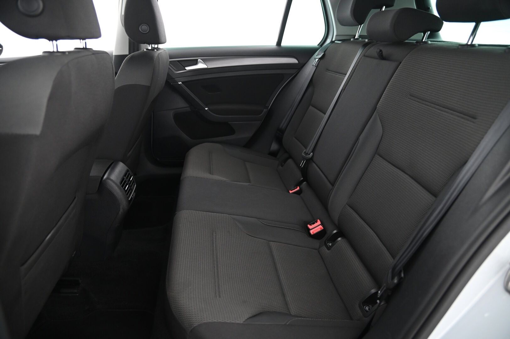 Volkswagen Golf 2017 e-Golf 100 kW (136 hv) aut. - *ILP / ACC / P-Kamera / Navi*