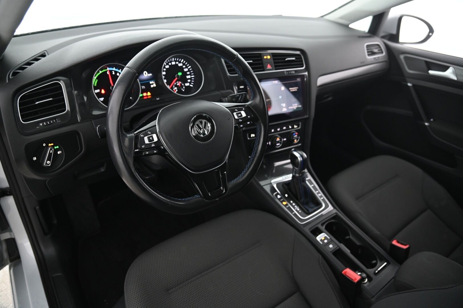 Volkswagen Golf 2017 e-Golf 100 kW (136 hv) aut. - *ILP / ACC / P-Kamera / Navi*