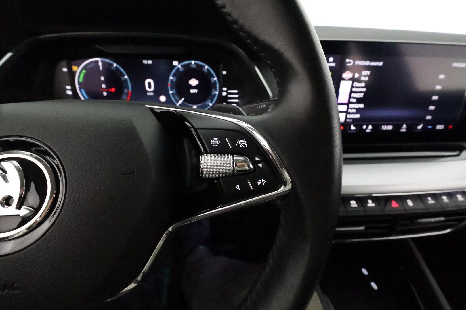 Skoda Octavia 2022 Combi 1.4 TSI PHEV Style iV DSG **Adapt.Vakkari / Matrix-LED / P.kamera / Navi / kaistavahti / KeylessGO** - 1-om Suomi-auto / Merkkihuollettu / 2x Latauskaapelit / Kahdet Renkaat
