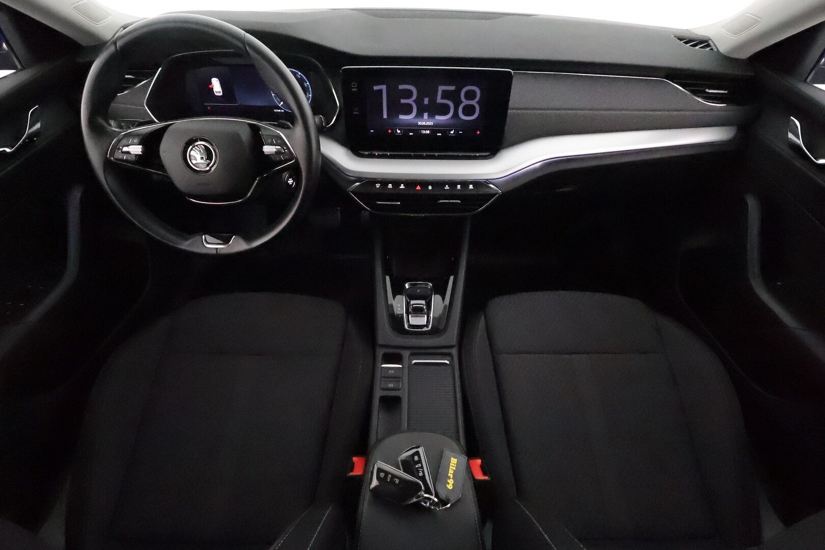 Skoda Octavia 2022 Combi 1.4 TSI PHEV Style iV DSG **Adapt.Vakkari / Matrix-LED / P.kamera / Navi / kaistavahti / KeylessGO** - 1-om Suomi-auto / Merkkihuollettu / 2x Latauskaapelit / Kahdet Renkaat