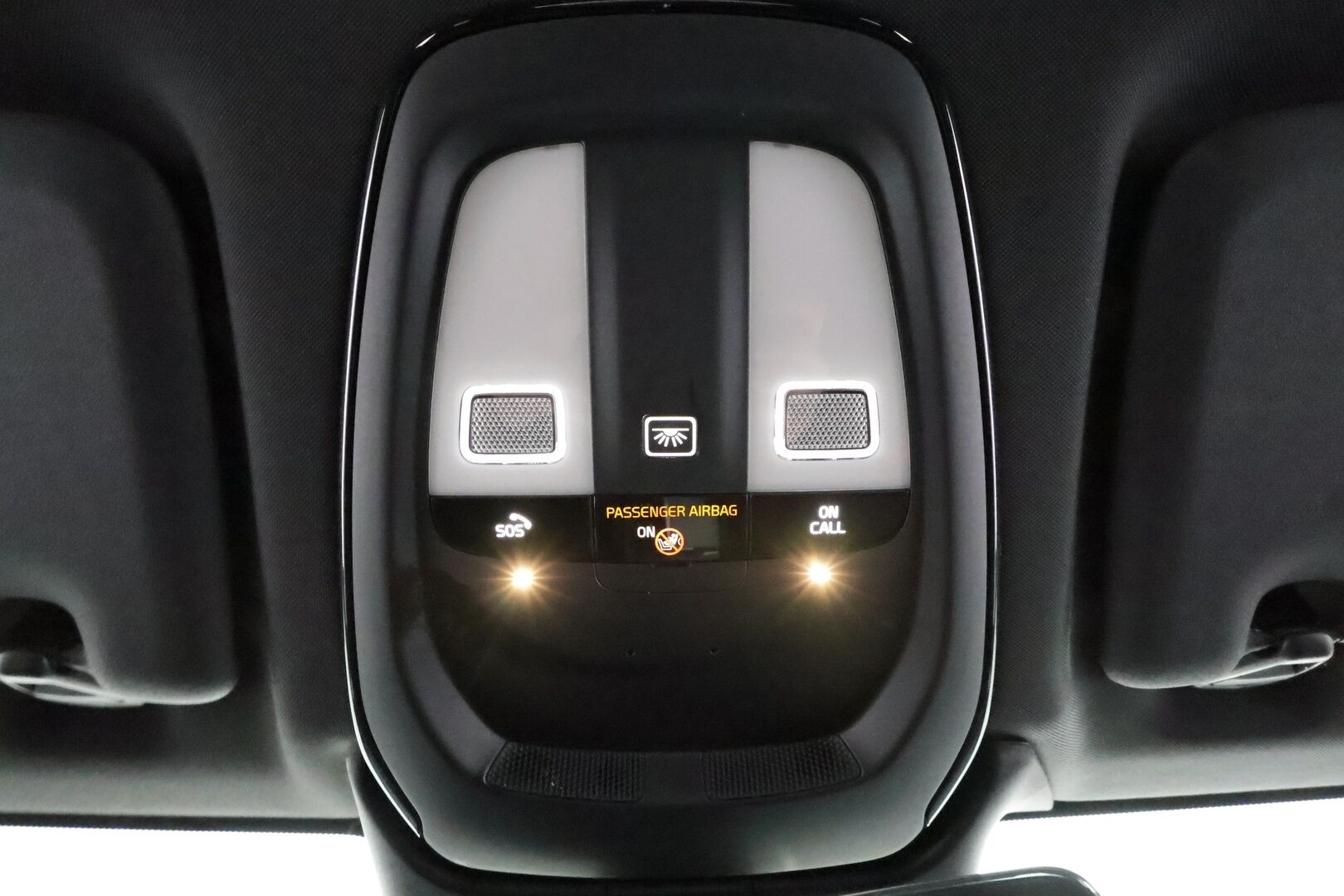 Volvo XC60 2022 B4 AWD D-MHEV Business R-Design Edition aut * Pilot assist / LED / Webasto / Koukku / Muistipenkki / P.Kamera * - Suomi-auto / Kahdet Renkaat / Merkkihuollettu - HULLUT AVAJAISHULINAT KORKOTARJOUS 3,29 %