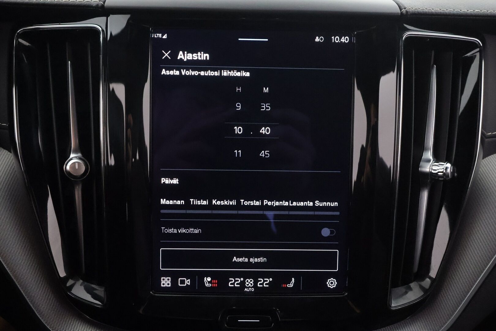 Volvo XC60 2022 B4 AWD D-MHEV Business R-Design Edition aut * Pilot assist / LED / Webasto / Koukku / Muistipenkki / P.Kamera * - Suomi-auto / Kahdet Renkaat / Merkkihuollettu