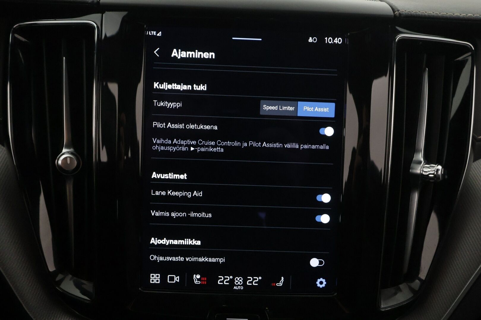 Volvo XC60 2022 B4 AWD D-MHEV Business R-Design Edition aut * Pilot assist / LED / Webasto / Koukku / Muistipenkki / P.Kamera * - Suomi-auto / Kahdet Renkaat / Merkkihuollettu - HULLUT AVAJAISHULINAT KORKOTARJOUS 3,29 %