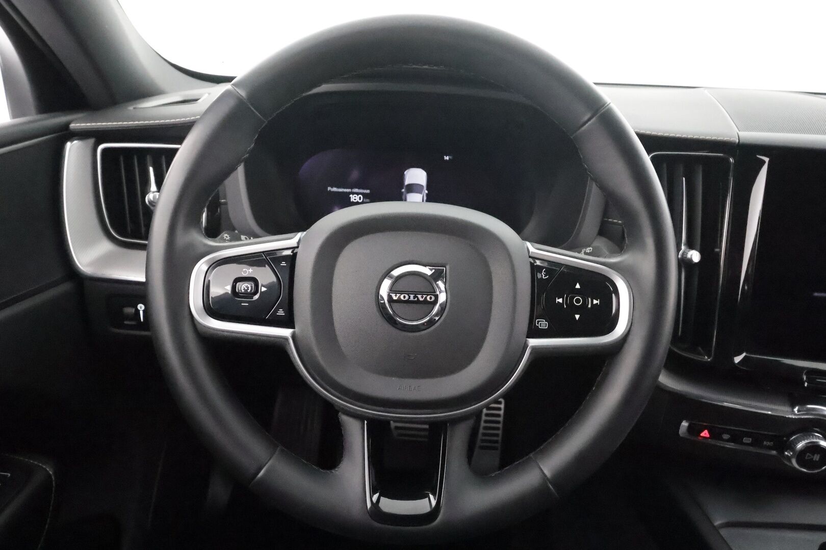 Volvo XC60 2022 B4 AWD D-MHEV Business R-Design Edition aut * Pilot assist / LED / Webasto / Koukku / Muistipenkki / P.Kamera * - Suomi-auto / Kahdet Renkaat / Merkkihuollettu - HULLUT AVAJAISHULINAT KORKOTARJOUS 3,29 %