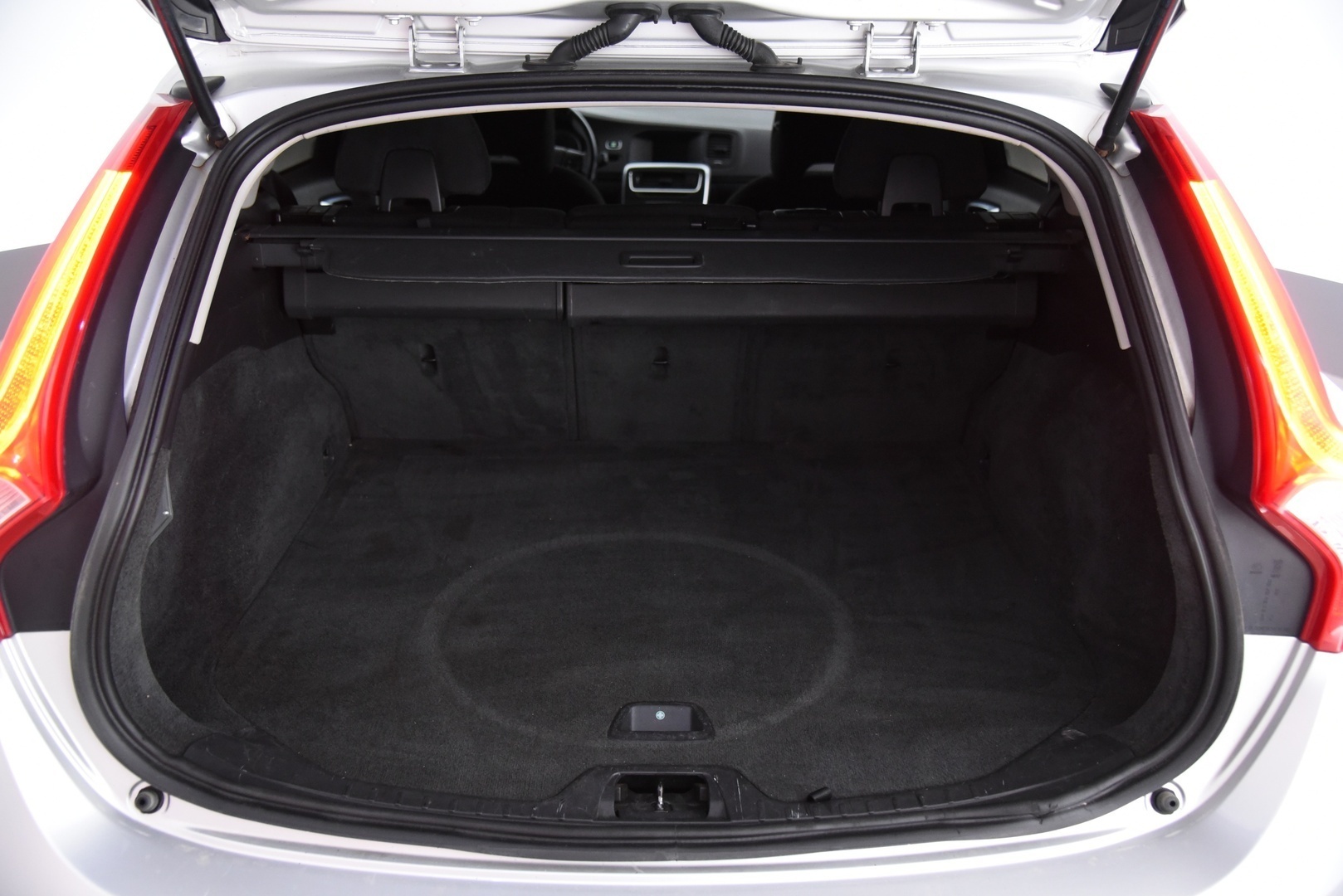 Volvo V60 2012 T3 Momentum Business- YritysOutlet - Myydään vain yrityksille