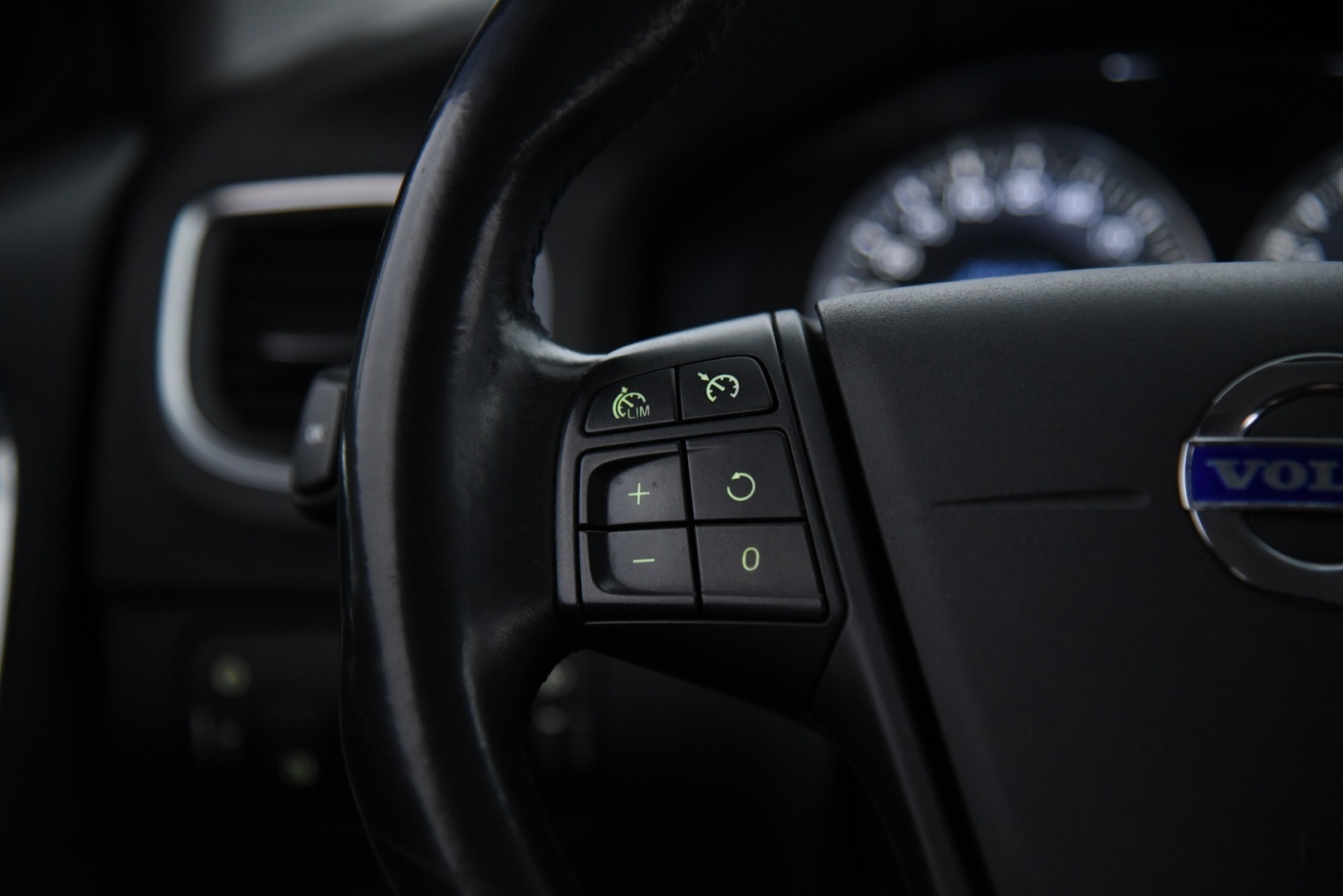 Volvo V60 2012 T3 Momentum Business- YritysOutlet - Myydään vain yrityksille