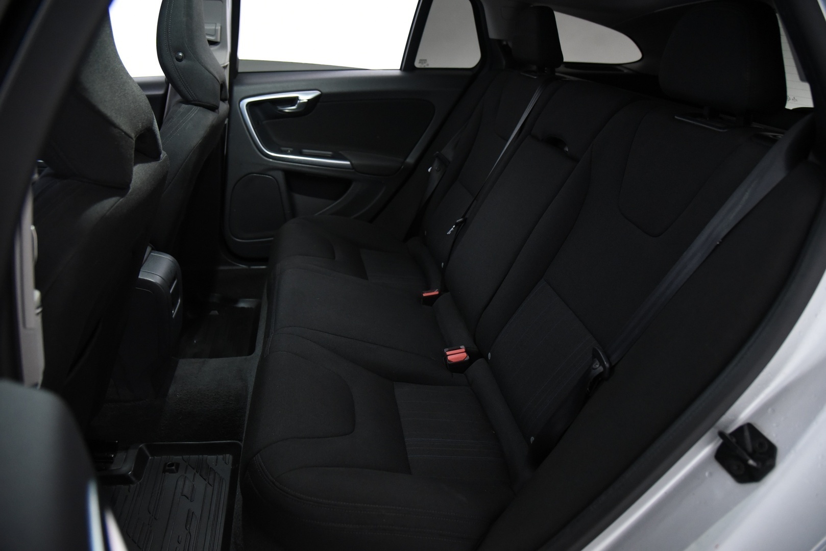 Volvo V60 2012 T3 Momentum Business- YritysOutlet - Myydään vain yrityksille