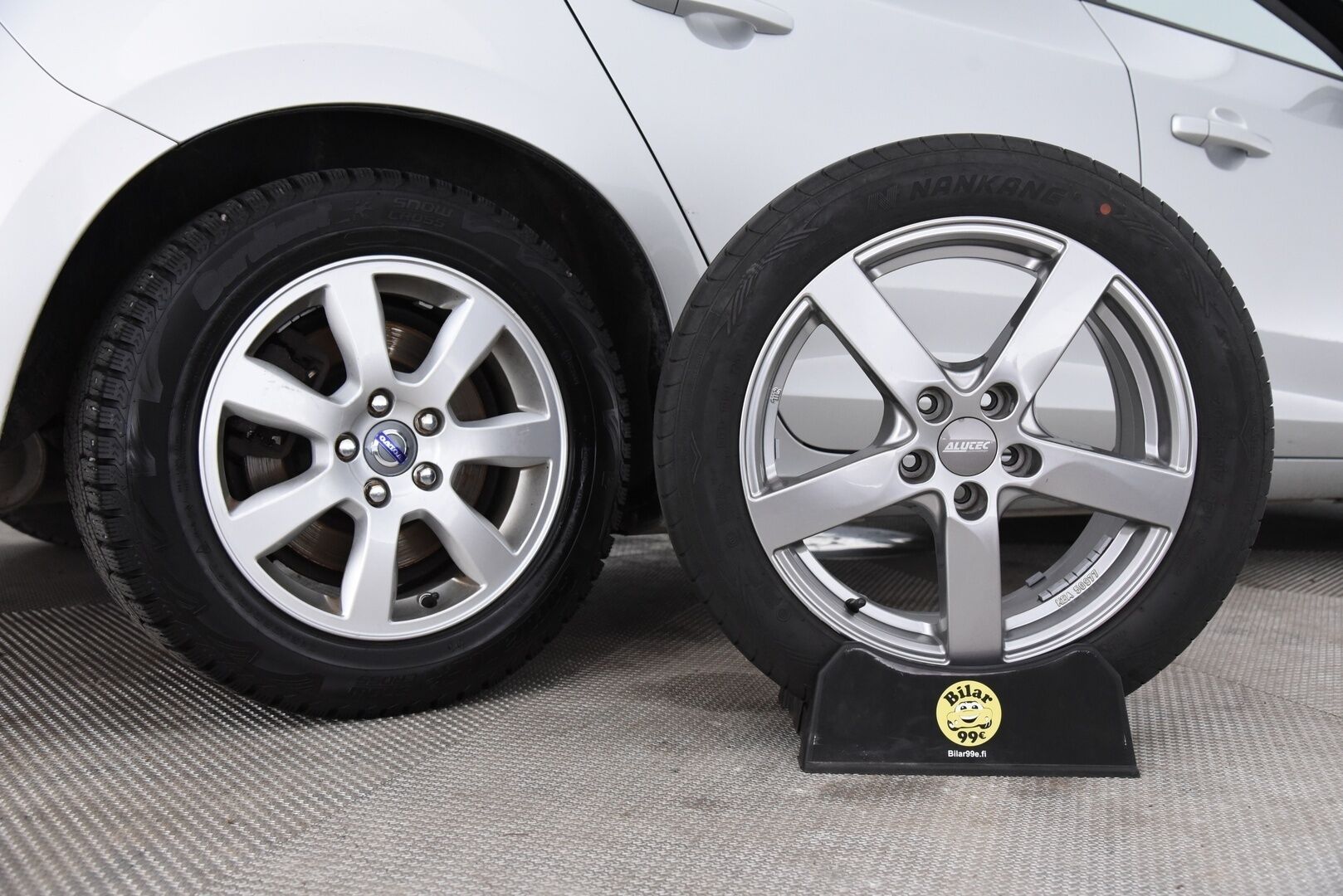 Volvo V60 2012 T3 Momentum Business- YritysOutlet - Myydään vain yrityksille