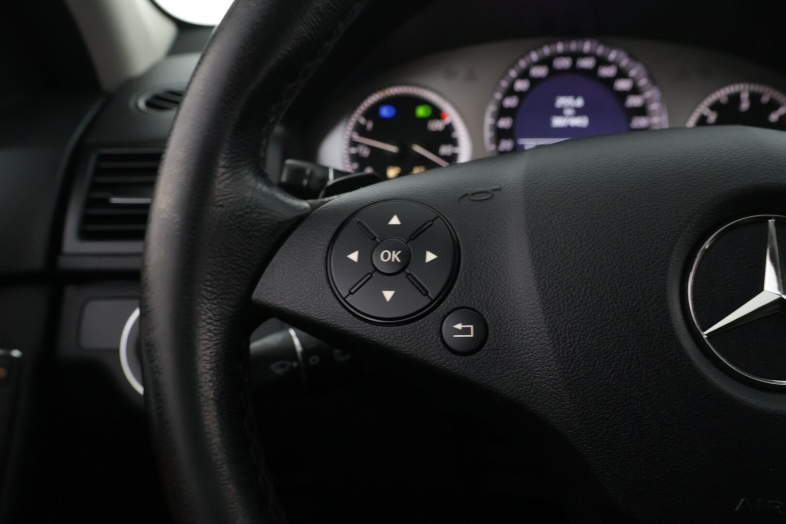 Mercedes-Benz C 2008 C 220 CDI Avantgarde Premium Business *- YritysOutlet - Myydään vain yrityksille -* - *Nahkasisusta / Isolla näytöllä / Ortopedi-istuimet / Vetokoukku*