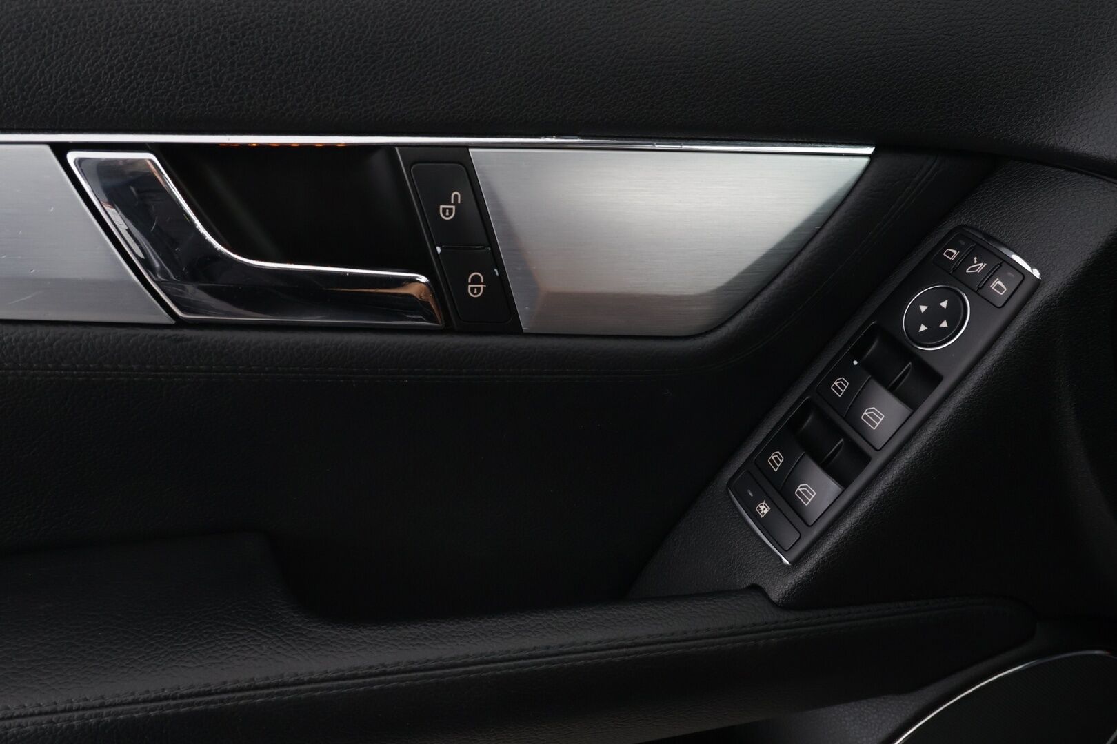 Mercedes-Benz C 2008 C 220 CDI Avantgarde Premium Business *- YritysOutlet - Myydään vain yrityksille -* - *Nahkasisusta / Isolla näytöllä / Ortopedi-istuimet / Vetokoukku*