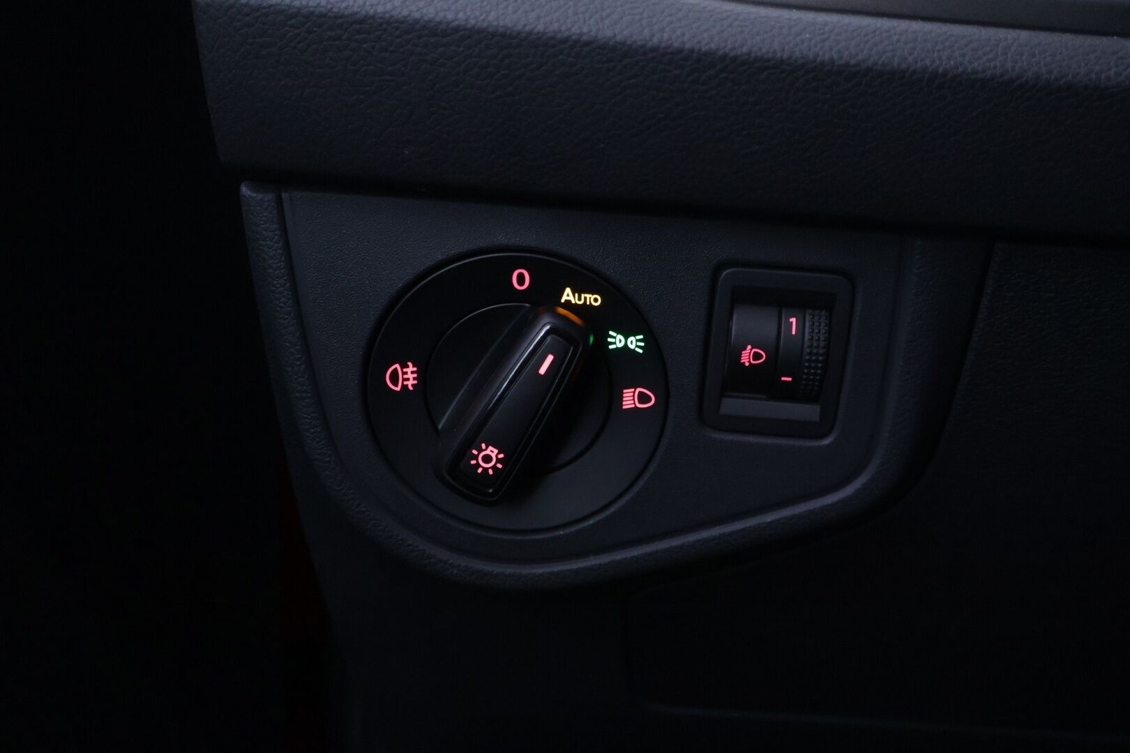Volkswagen Polo 2020 Style 1,0 TSI 70 kW - *Suomi-auto / 2-omistaja / Acc / Tutkat / Carplay / 2x Renkaat*