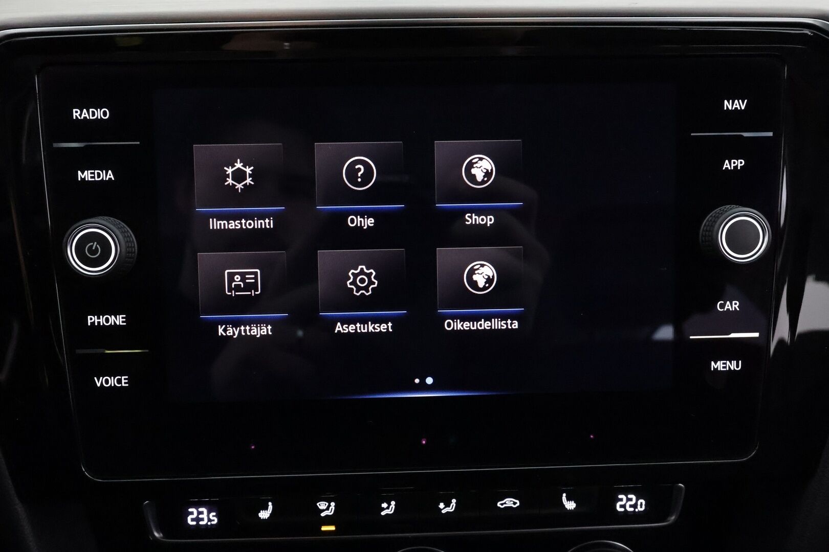 Volkswagen Passat 2020 Variant R-Line 1,5 TSI EVO 110 kW DSG * ACC / P.kamera / IQ.Light / Koukku / Webasto / Navi / Puolinahat * - Suomi-auto / Kahdet renkaat aluvanteilla - HULLU BLACKWEEK KORKOTARJOUS 2,49%